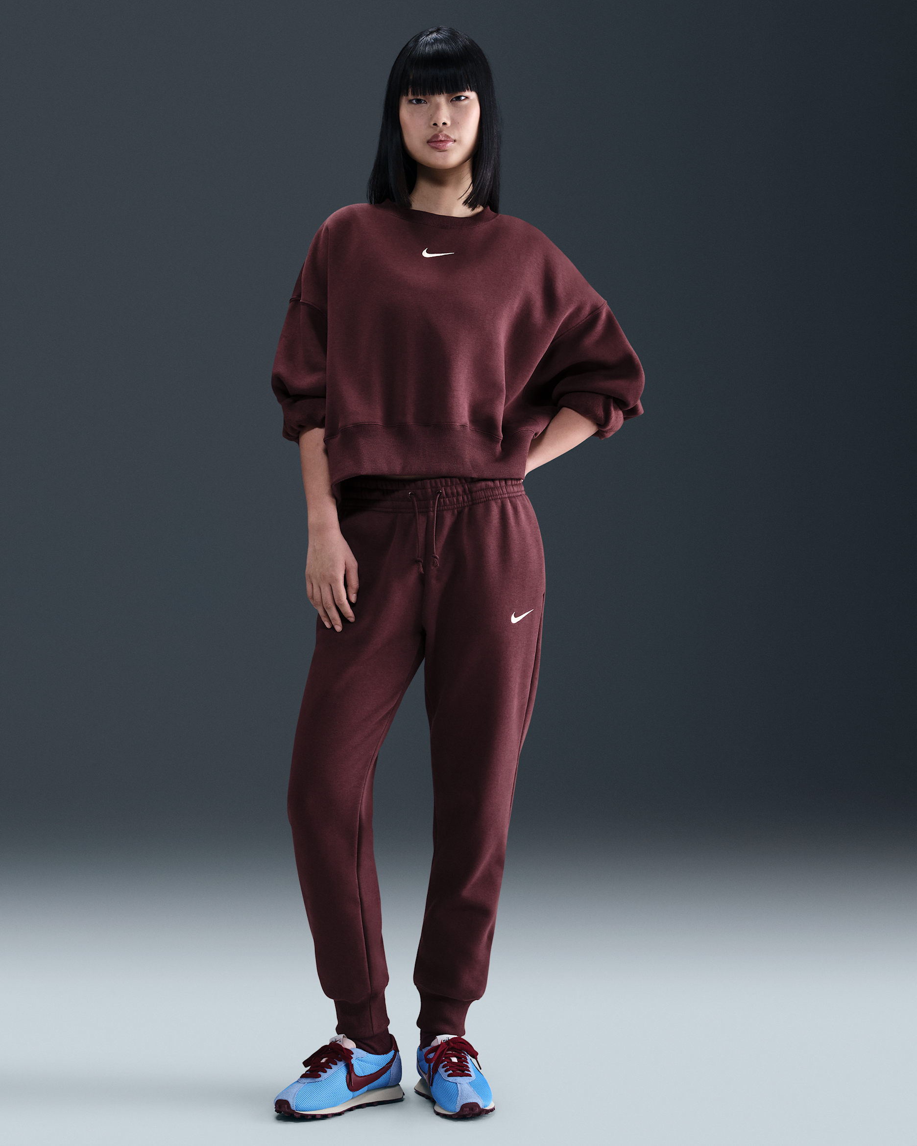 Dámské tepláky Nike Sportswear Phoenix Fleece se středně vysokým pasem - Burgundy Crush/Sail