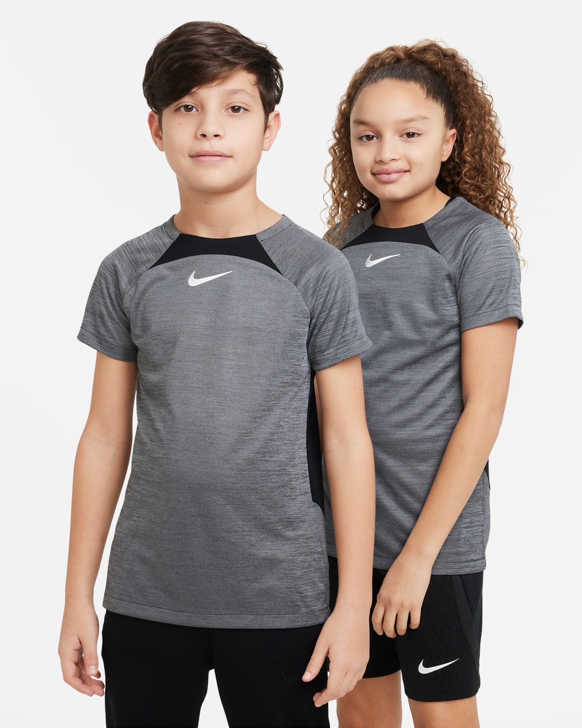 Playera de fútbol de manga corta para niños talla grande Nike Dri-FIT Academy - Negro/Puro/Negro/Blanco