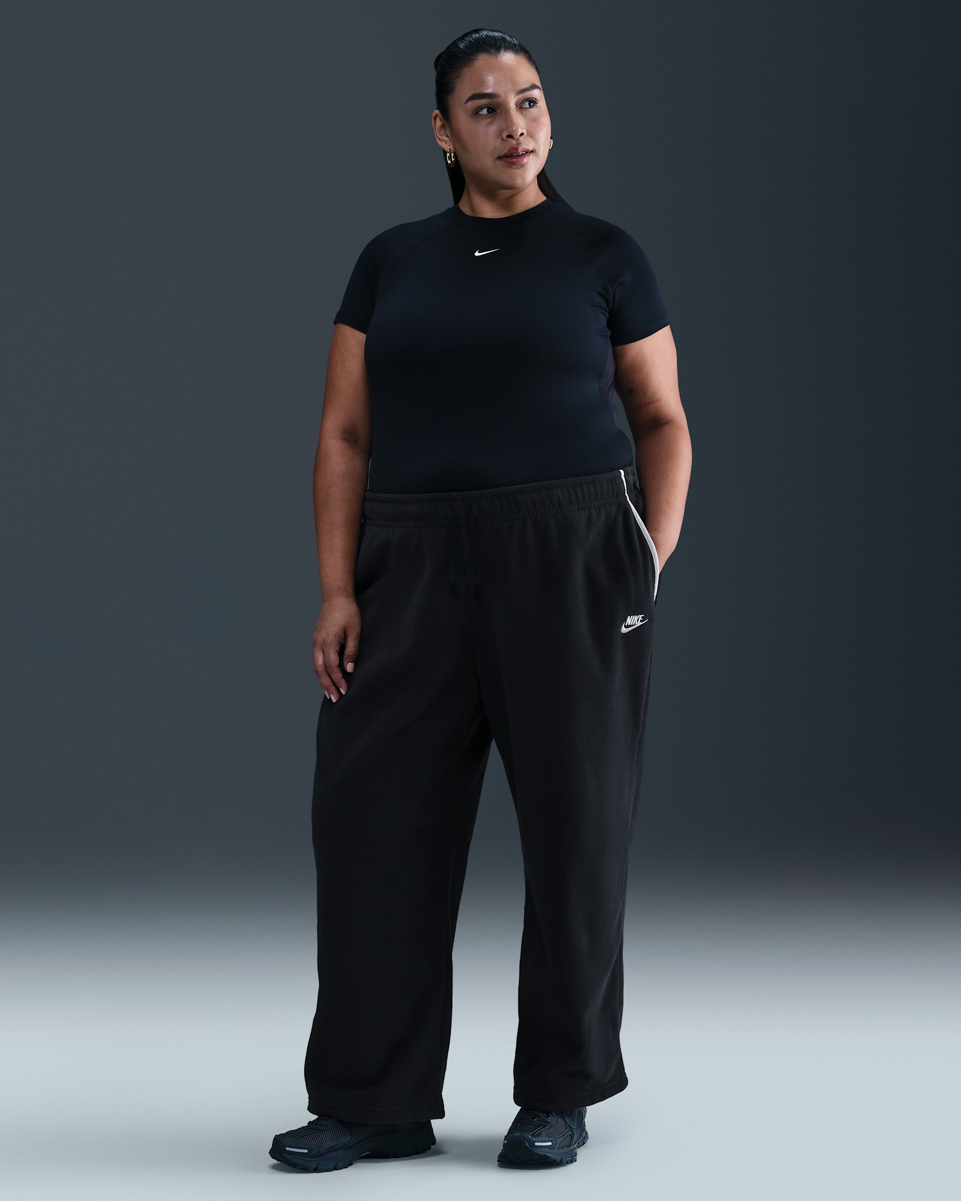 Nike Sportswear Club Fleece Women's Mid-Rise Wide Leg Cozy Pants (Plus Size) - Black/College Grey