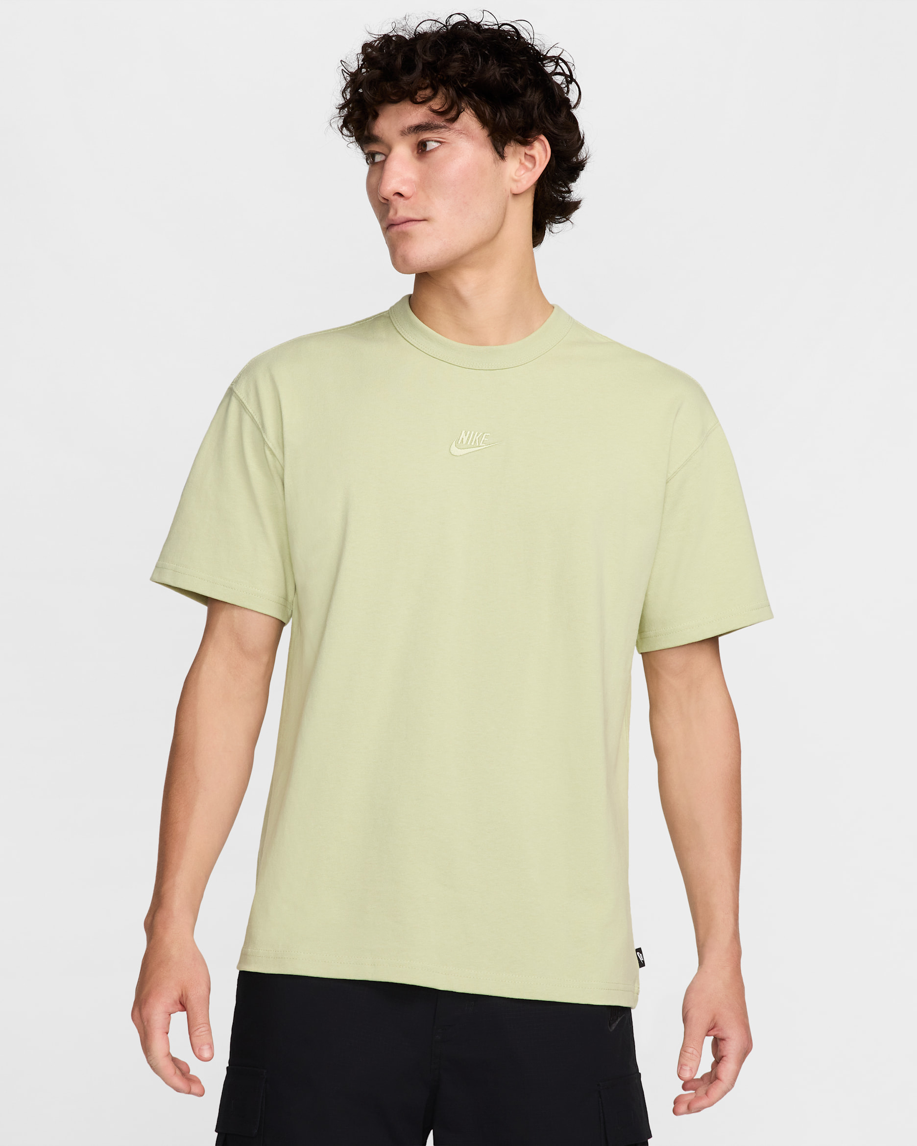 Nike Sportswear Premium Essentials 男款 T 恤 - Olive Aura