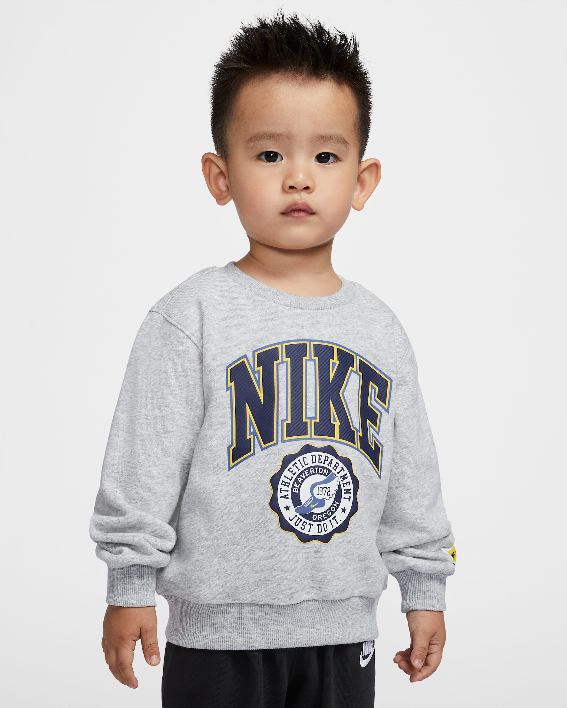 Nike Sportswear Toddler P.E. Sudadera de cuello redondo con gráfico - Gris humo claro