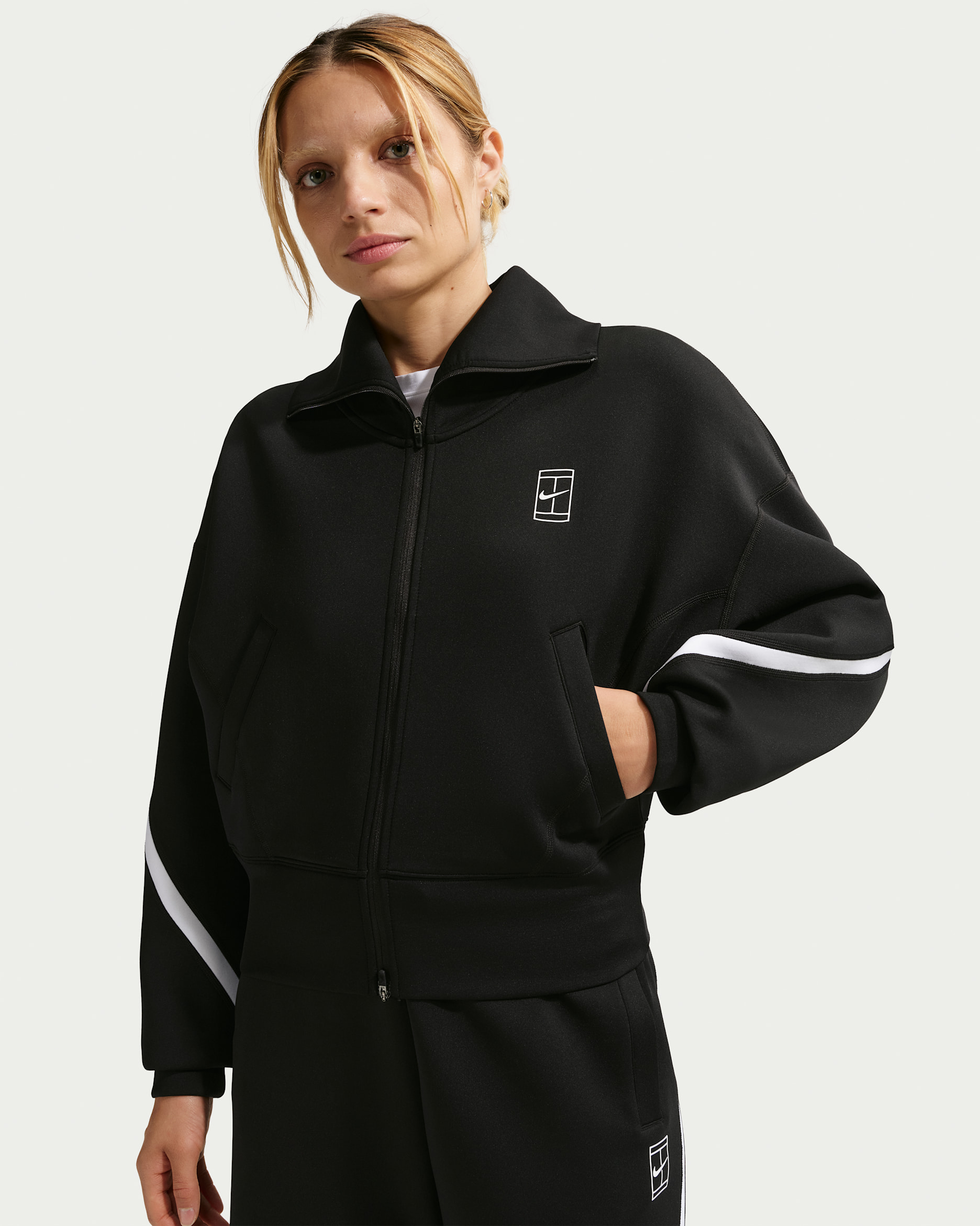 Nike Advantage Dri-FIT Tennisjacke mit durchgehendem Reißverschluss (Damen) - Schwarz/Weiß