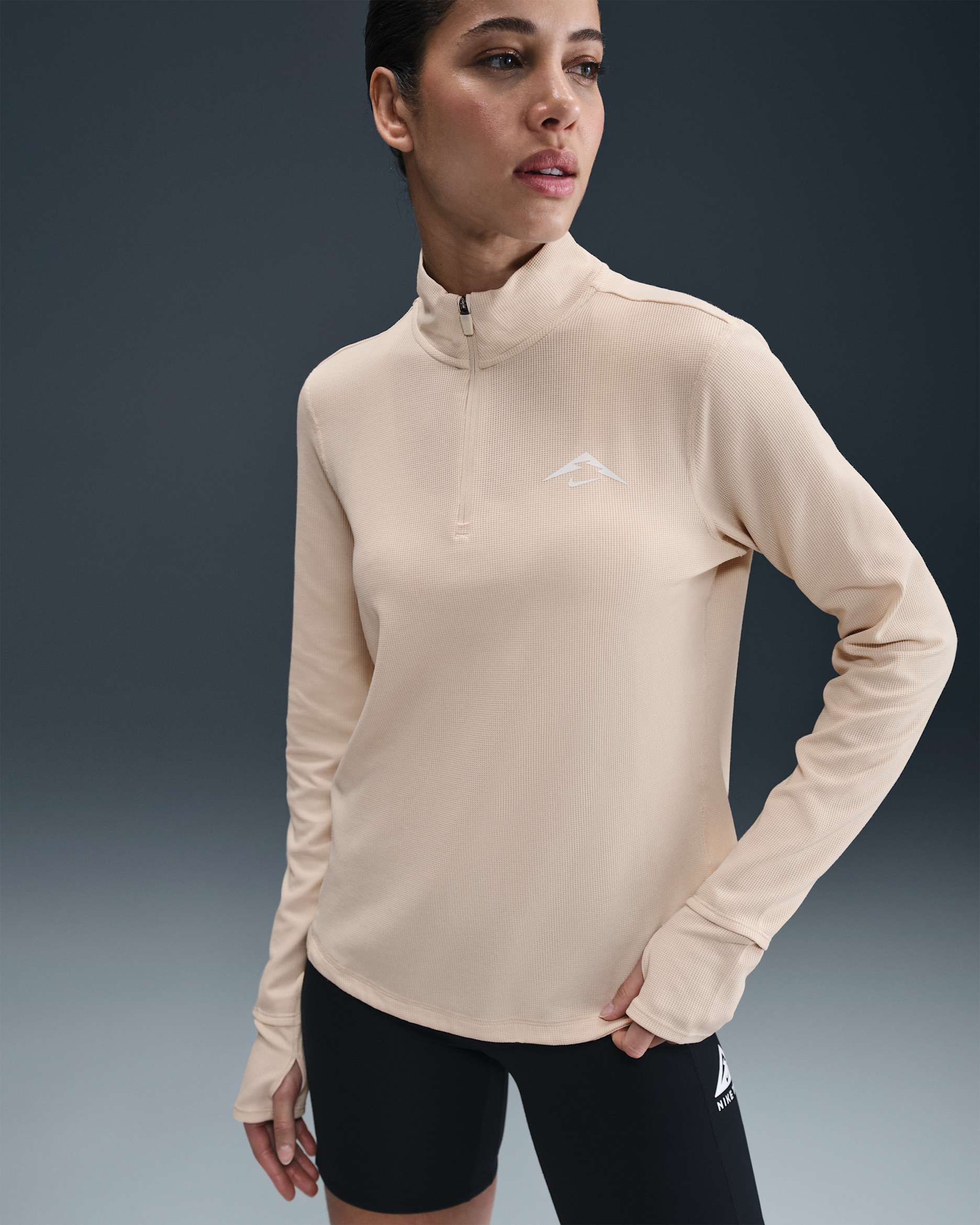 Haut de running deuxième couche Dri-FIT à 1/4 de zip Nike Trail pour femme - Pearl White/Summit White