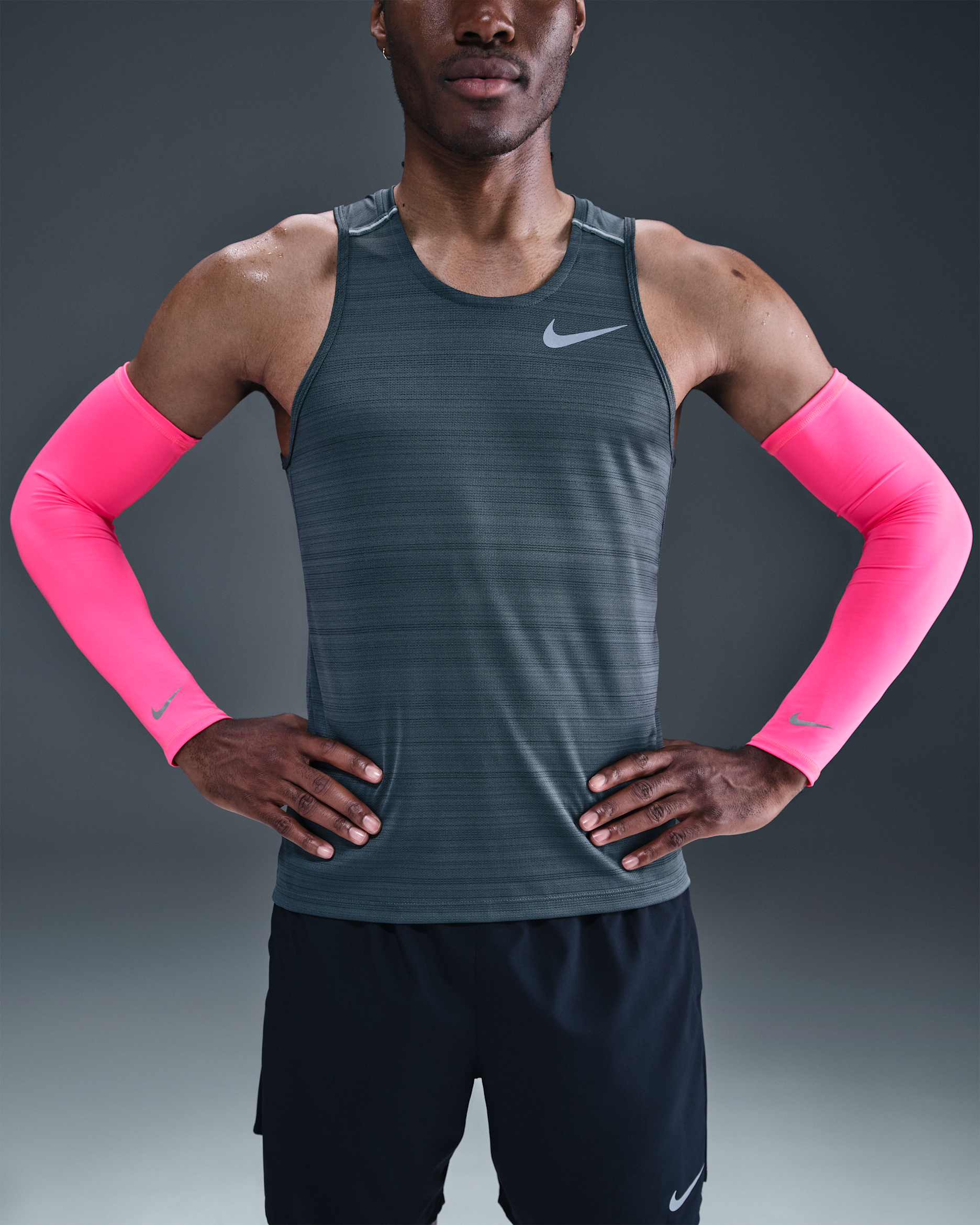 Nike Dri-FIT Lightweight Sleeves 2.0 - Hyper Pink