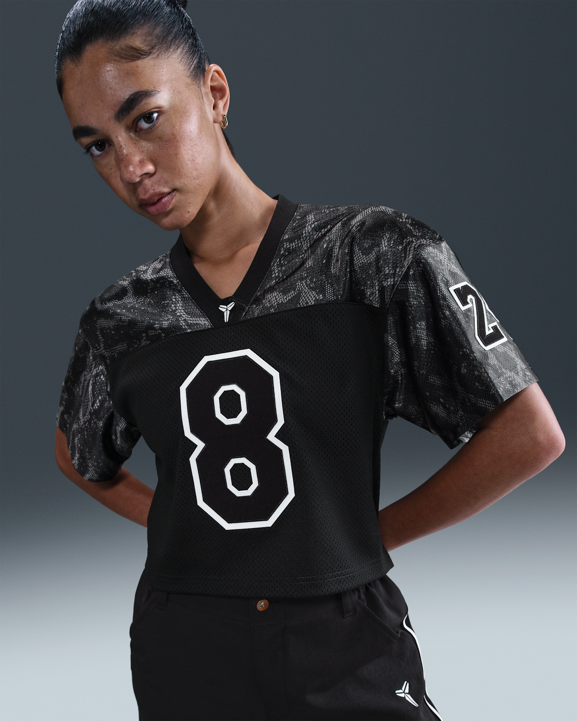 コービー ウィメンズ アメリカンフットボールジャージー - ブラック/ホワイト