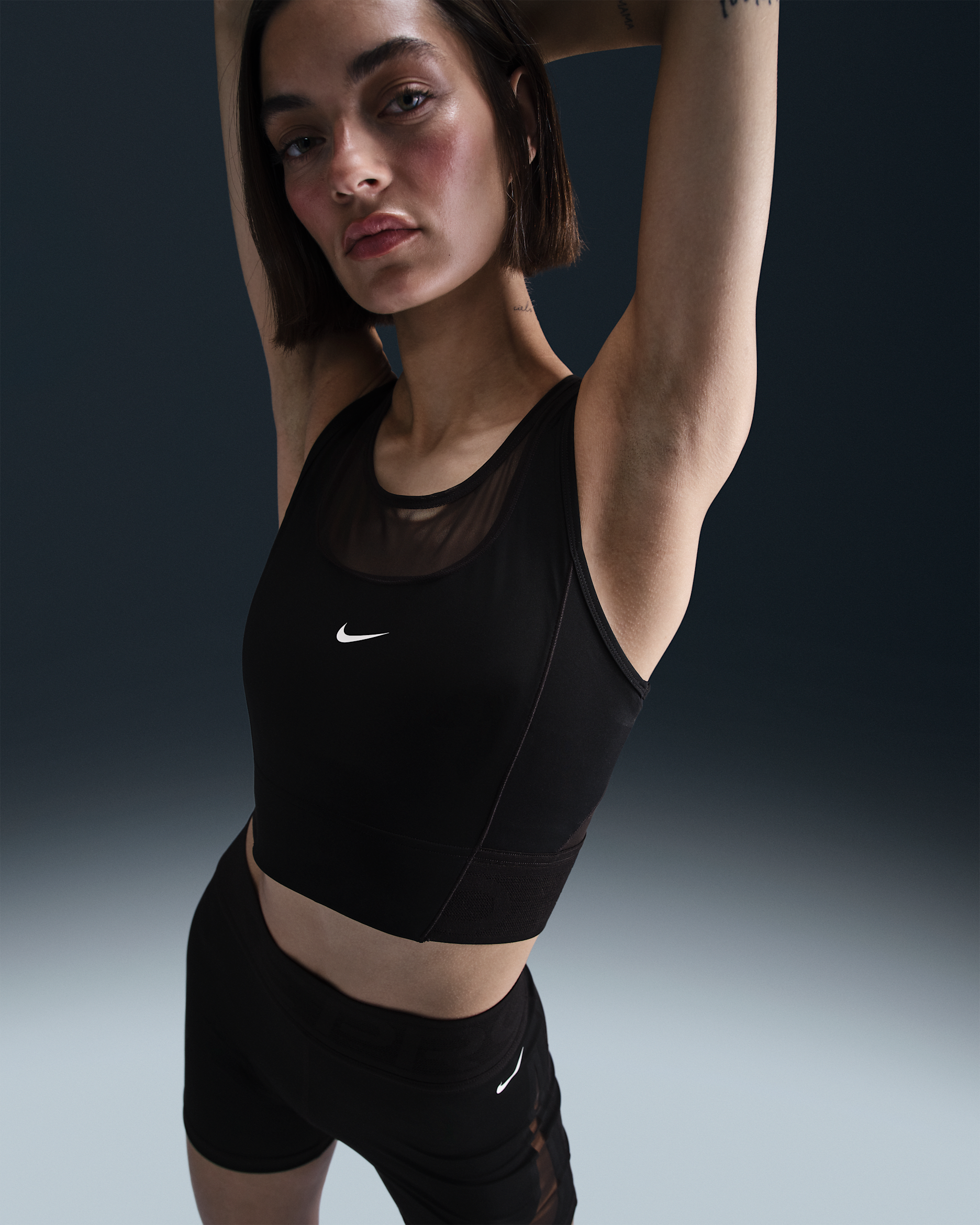 Nike Pro Women's Dri-FIT Cropped Tank Top - Black/White