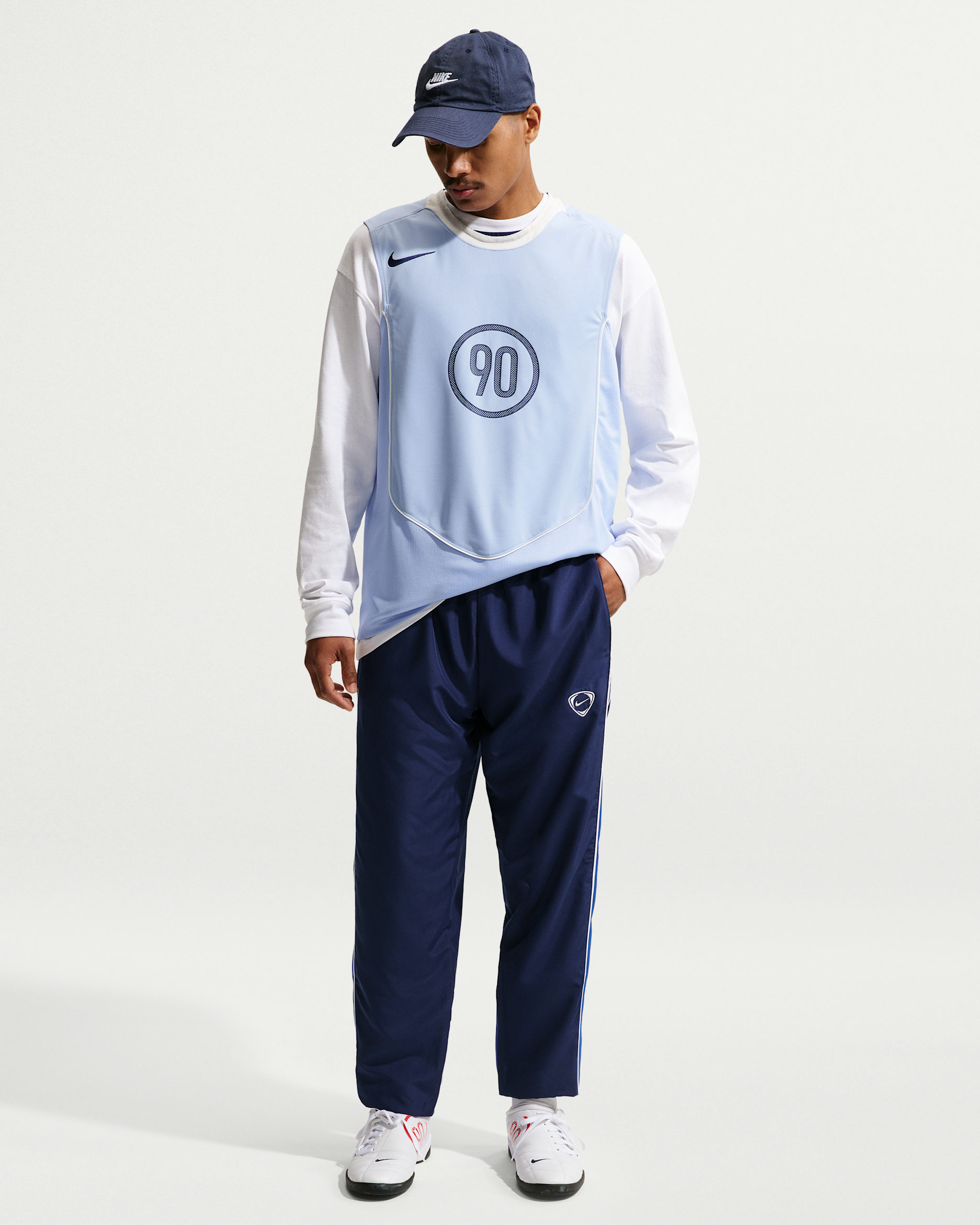 Pantalon de foot Repel tissé Nike Academy+ pour homme - Blue Void/Game Royal/Blanc/Blanc