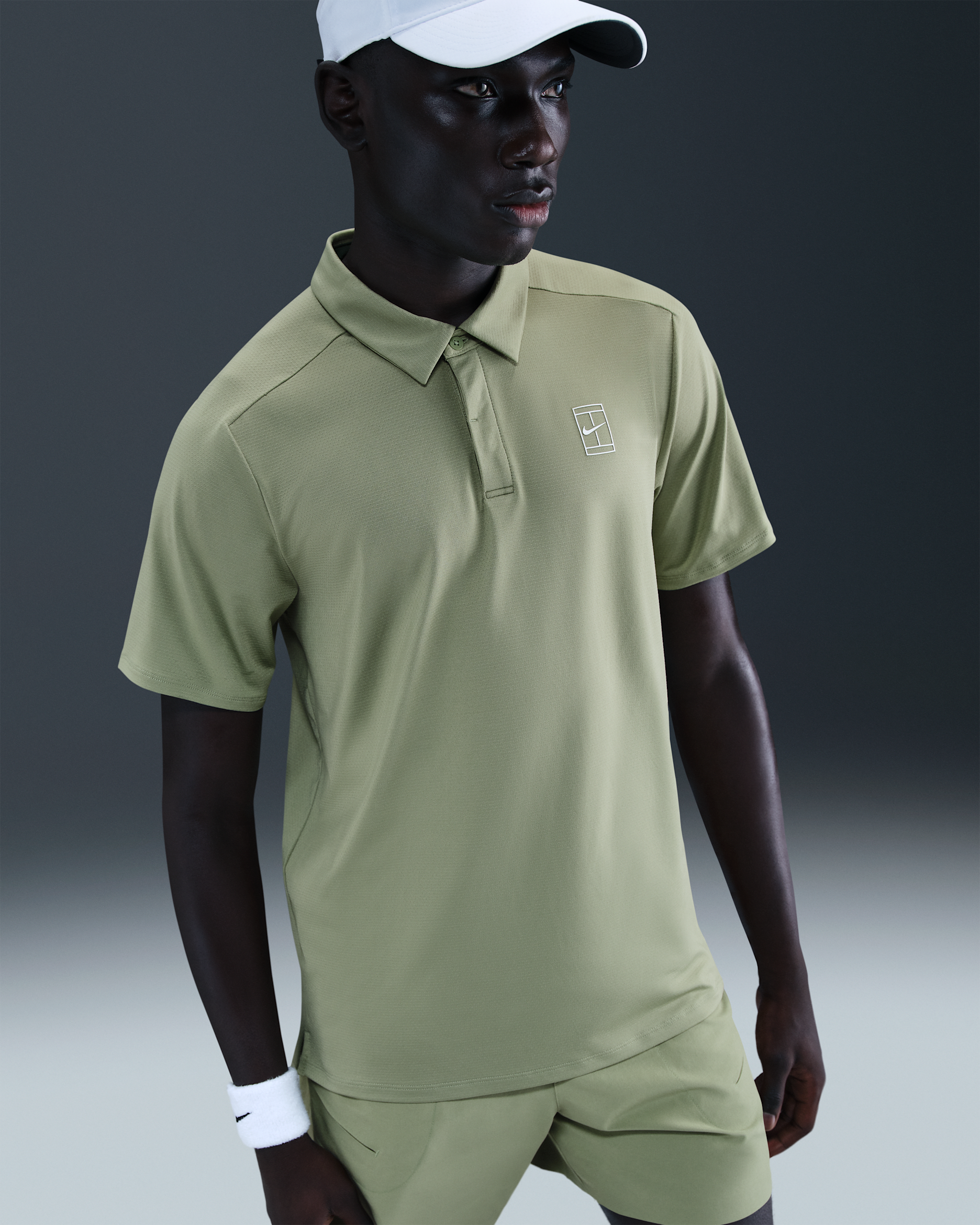 Pánská tenisová polokošile NikeCourt Dri-FIT Advantage - Oil Green/Bílá