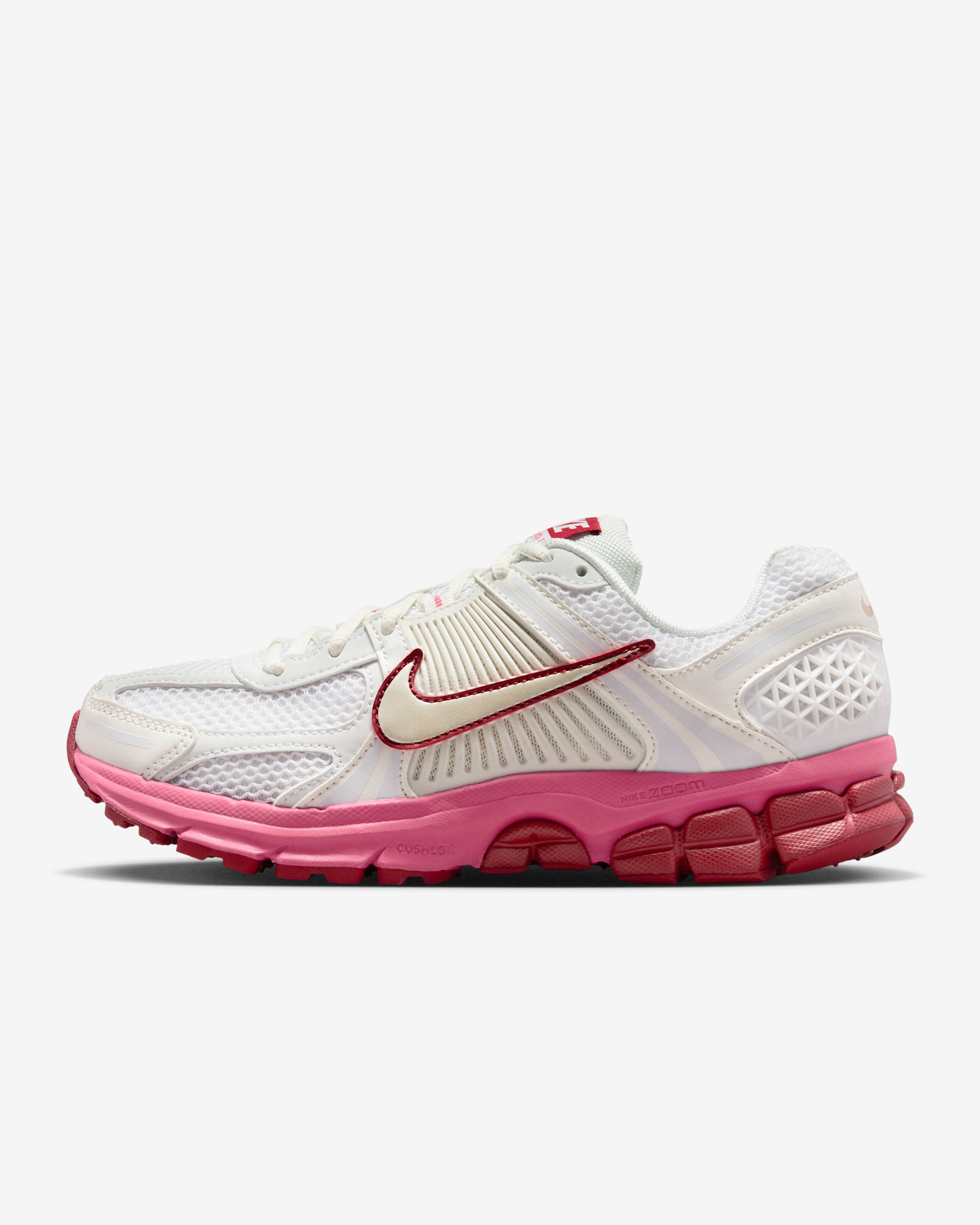 รองเท้าผู้หญิง Nike Zoom Vomero 5 พร้อมส่วนเน้นสะท้อนแสง - Summit White/Peony/Team Crimson/Summit White