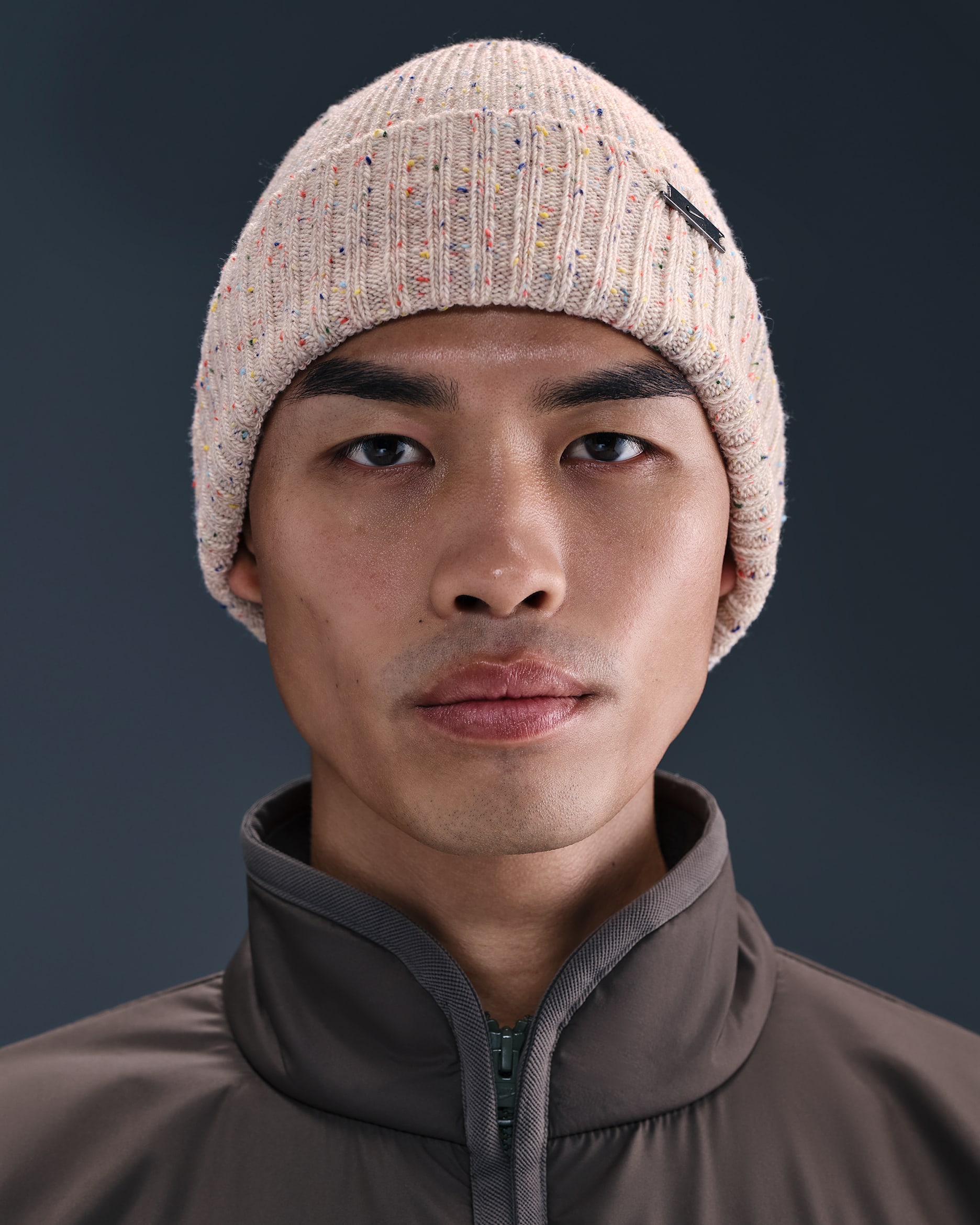 Nike Terra Gorro con doblez corto Nike Life - Light Orewood Brown/Gunmetal