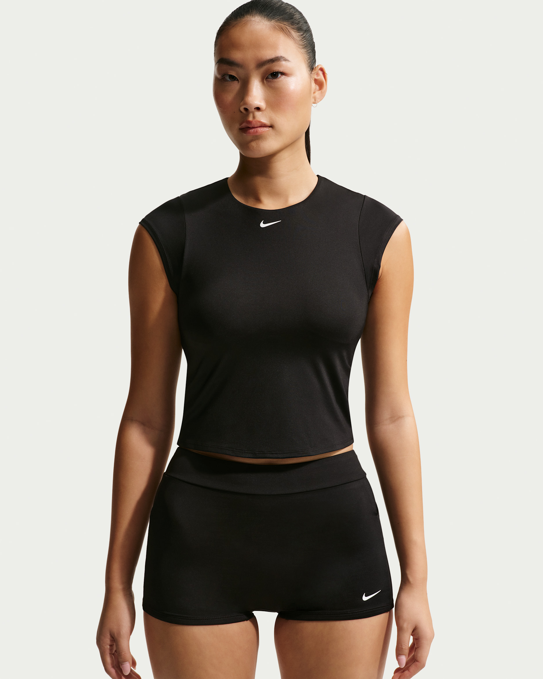 나이키 스윔 에포트리스 에센셜 여성 캡 소매 스윔 탑 - 블랙/화이트