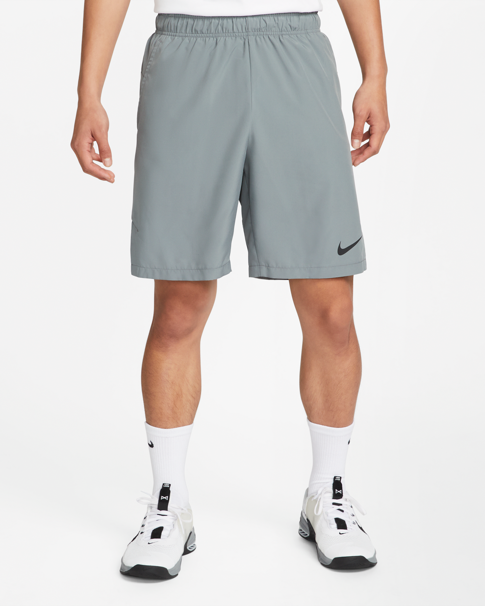 Nike Dri-FIT Men's 9" Woven Training Shorts - Smoke Grey/Particle Grey/Black