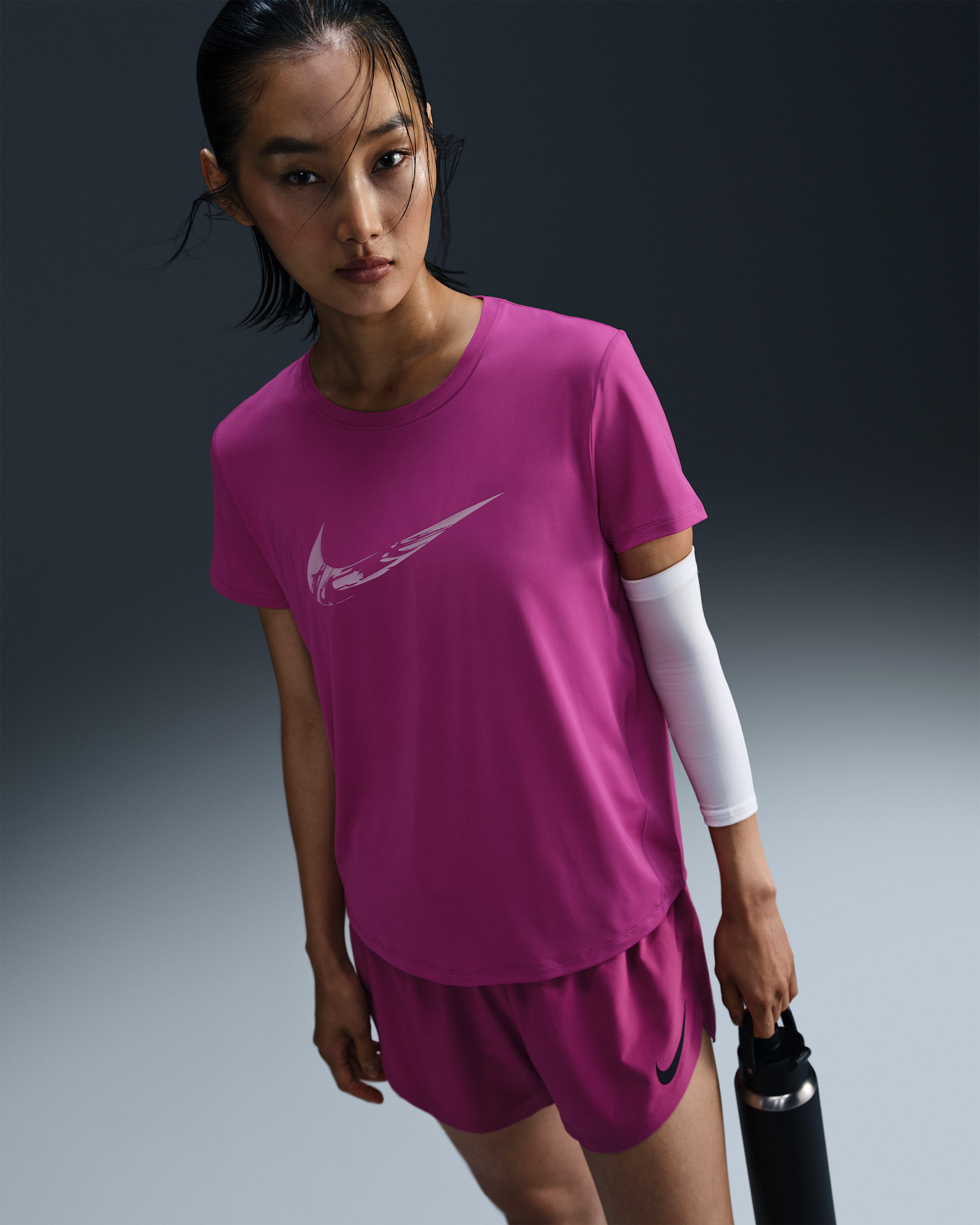 Nike One Women's Dri-FIT Short-Sleeve Graphic Running Top - Hot Fuchsia/Beyond Pink