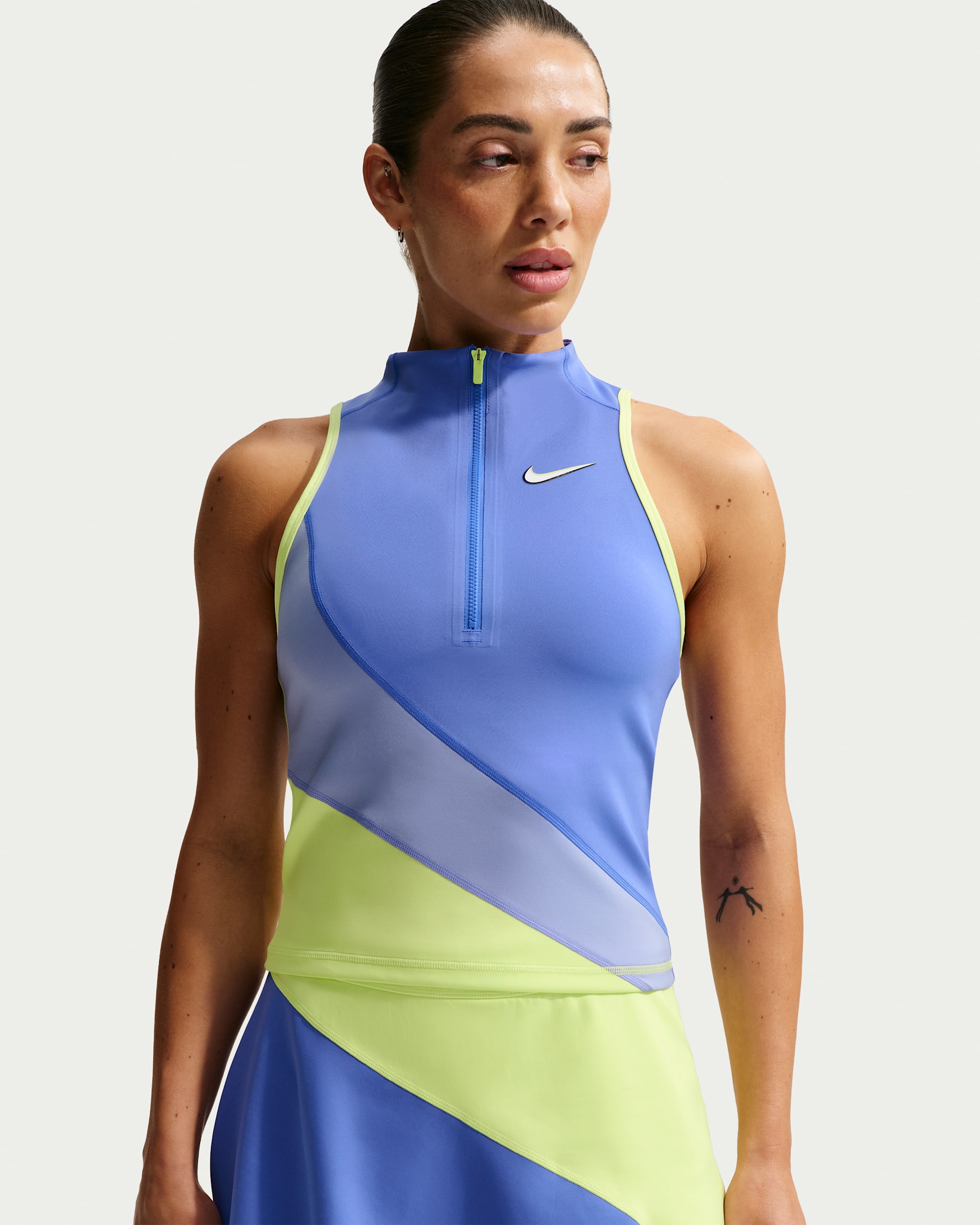 Camiseta de tirantes de tenis Dri-FIT para mujer NikeCourt Slam - Zafiro/Cardo claro/Toque de limón claro/Blanco