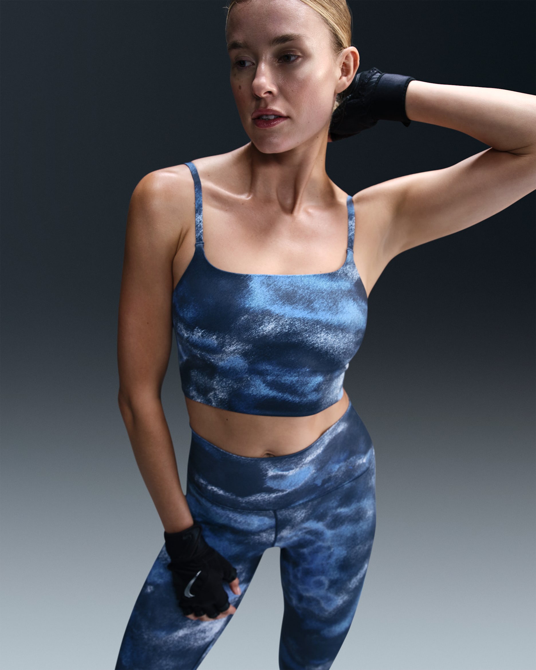 Bra deportivo estampado de baja sujeción con forro ligero y talle largo para mujer Nike One Convertible - Azul marino militar/Azul marino militar