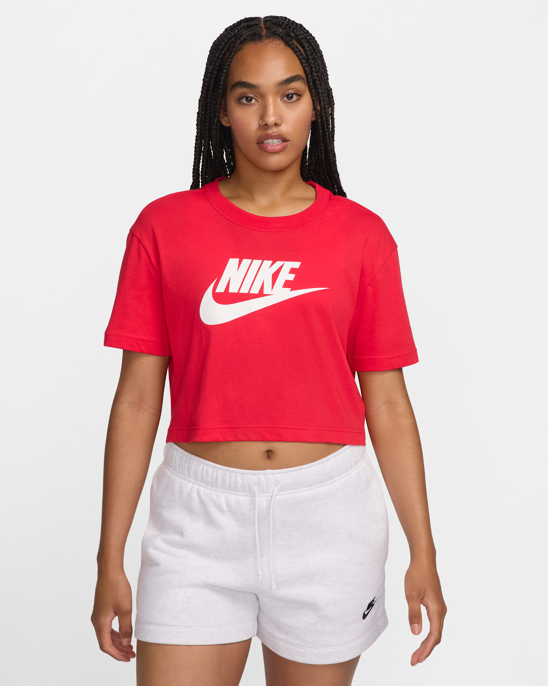 Playera cropped con logotipo para mujer Nike Sportswear Essential - Rojo universitario