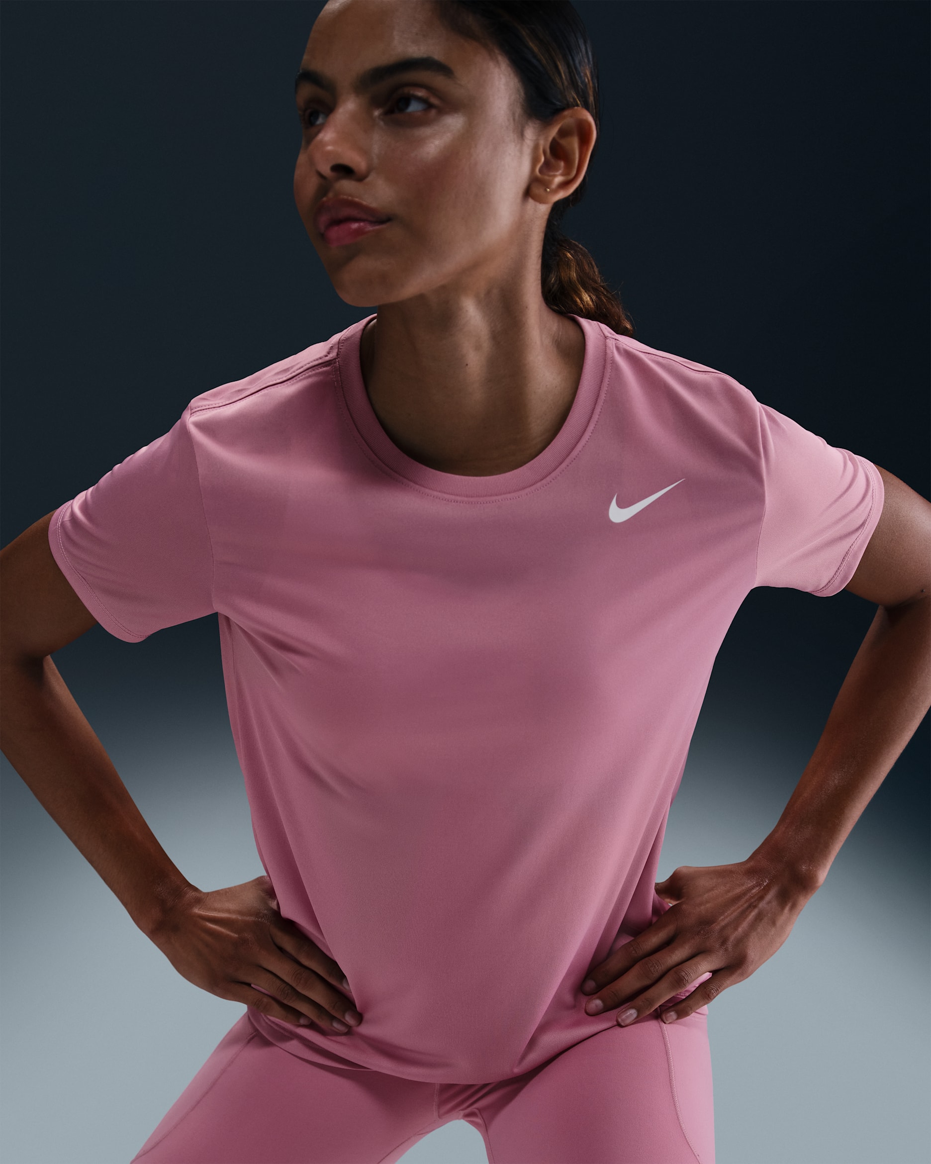 Playera para mujer Nike Dri-FIT - Rosa elemental