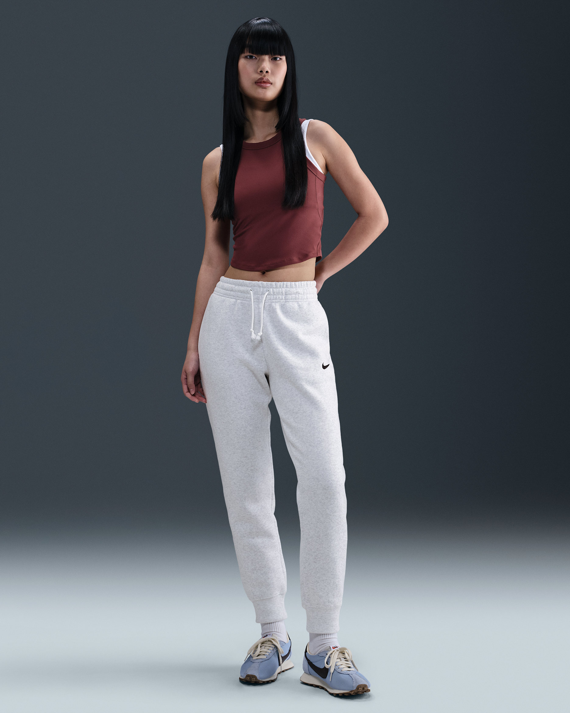 Nike Sportswear Phoenix Fleece Damen-Trainingshose mit mittelhohem Bund - Birch Heather/Schwarz