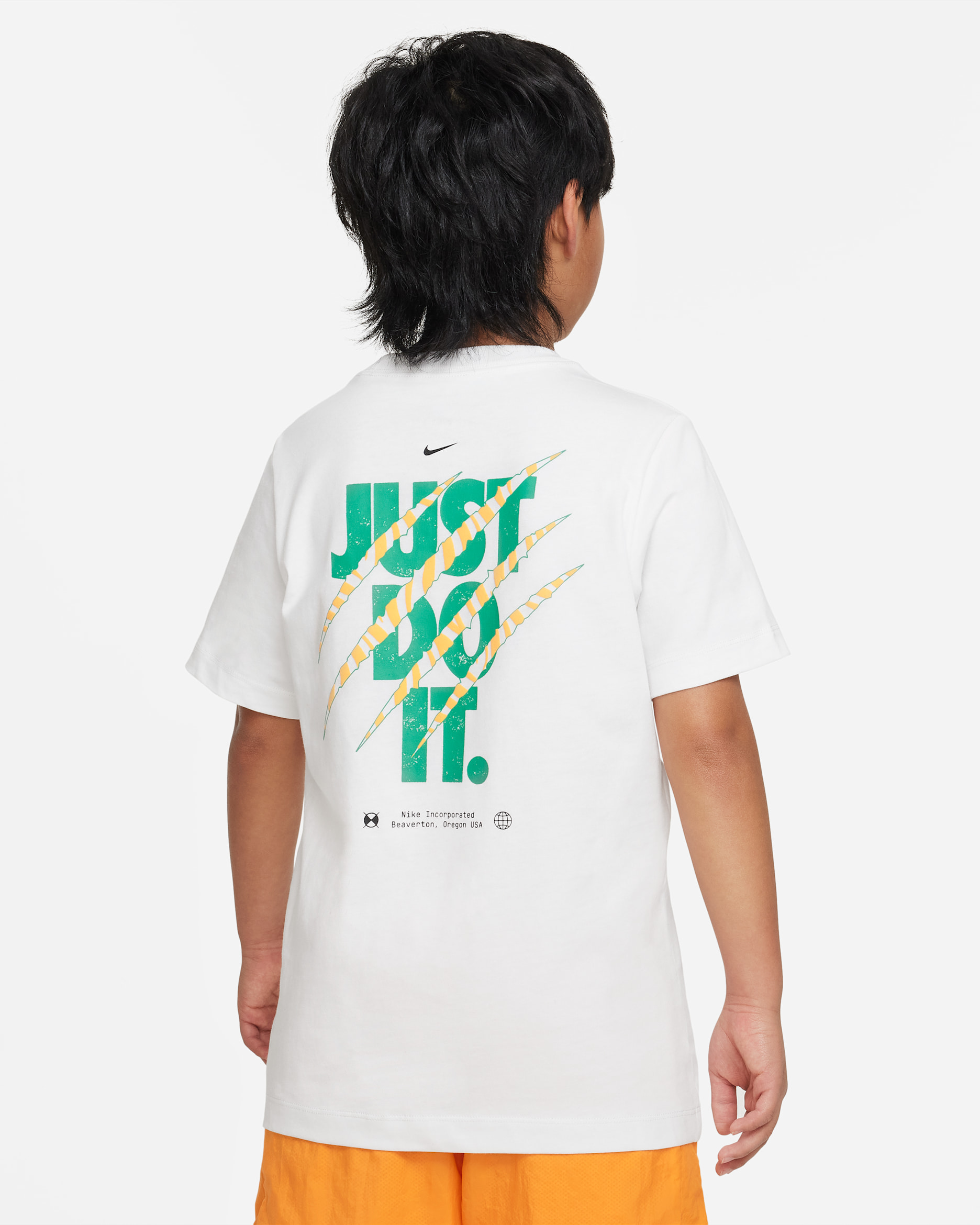 Nike Sportswear Older Kids' T-Shirt - White