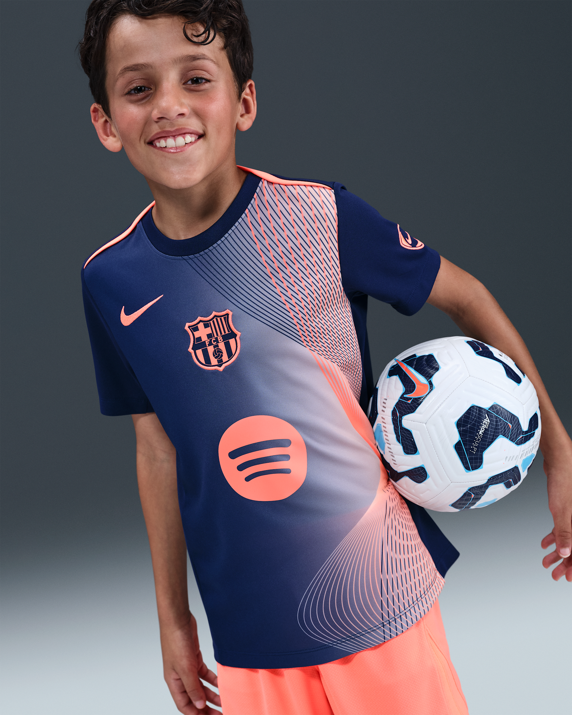 Playera de fútbol Nike Dri-FIT para antes del partido para niños talla grande FC Barcelona Academy Pro Third - Azul marino medianoche/Mango brillante