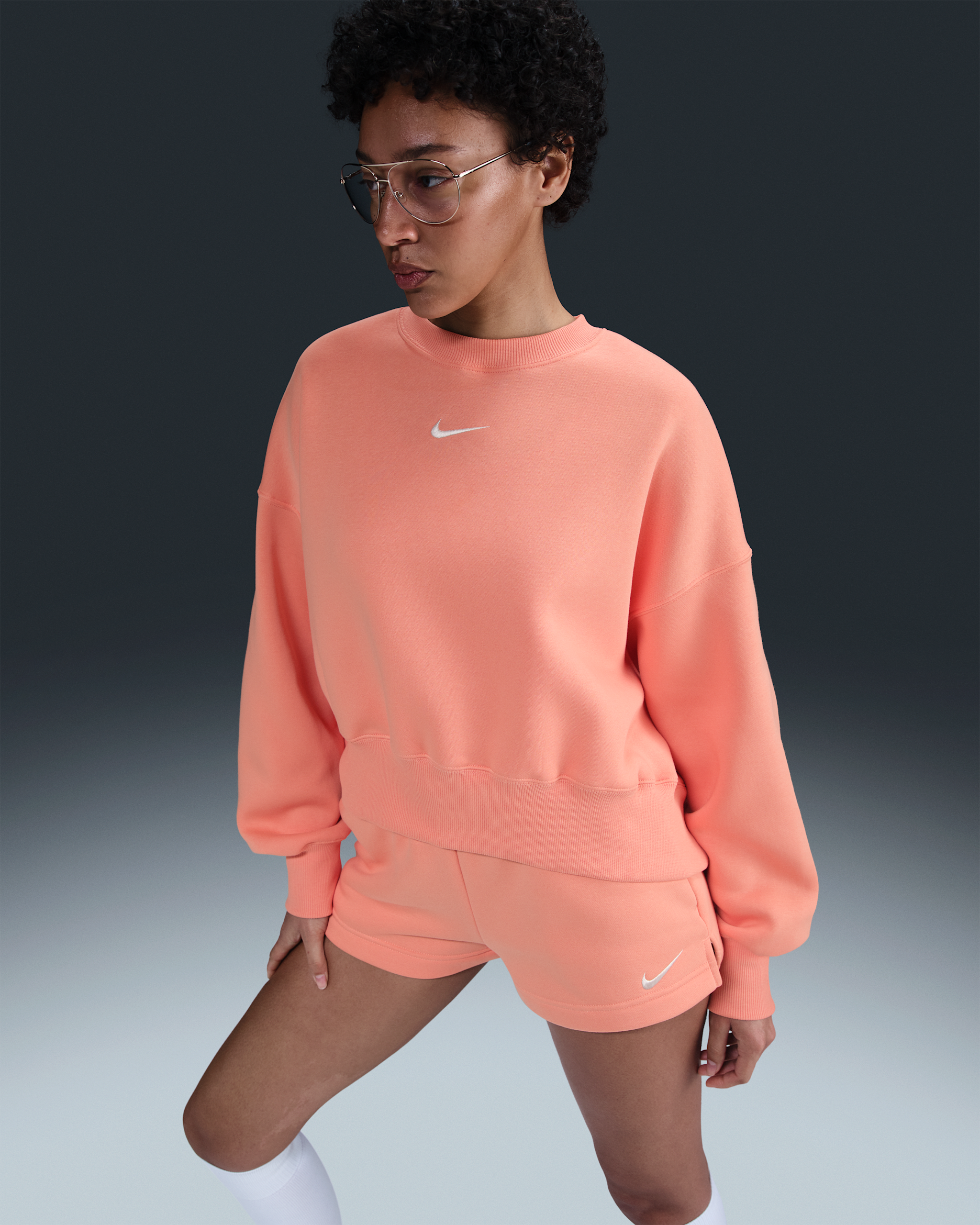 Nike Sportswear Phoenix Fleece Women's Over-Oversized Crew-Neck Sweatshirt - Apricot Agate/Sail
