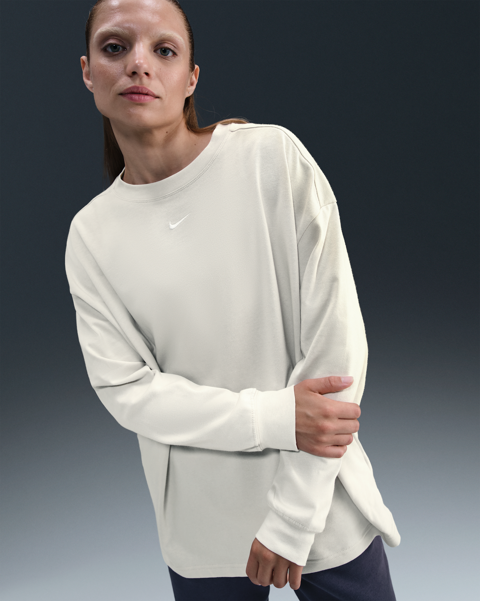 Nike Sportswear Essential Women's Oversized Long-Sleeve T-Shirt - Light Bone