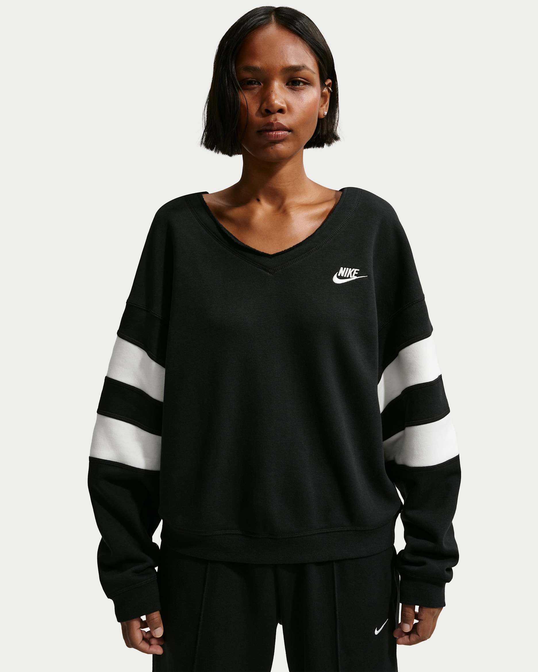 Nike Sportswear Club Fleece Women's Oversized V-Neck Sweatshirt - Black/Sail/Sail