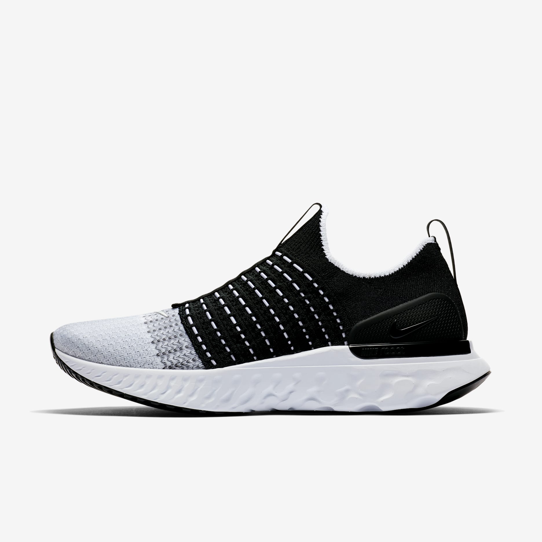 Nike Phantom Run 2 男款路跑鞋 - 黑色/白色