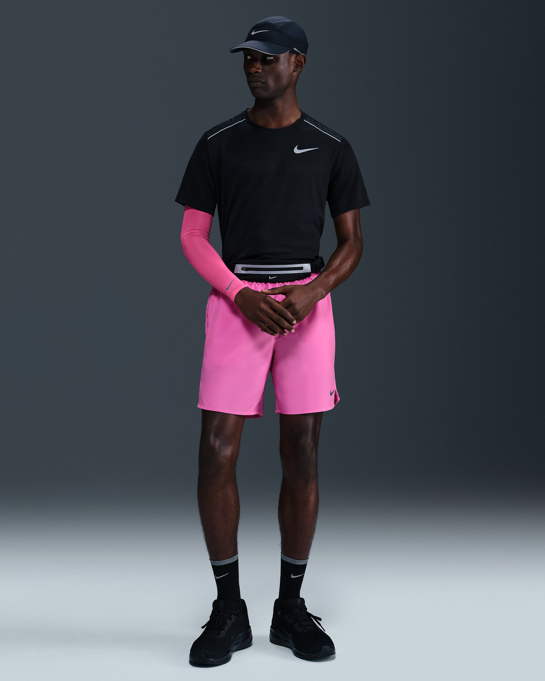 Ανδρικό σορτς για τρέξιμο με επένδυση σλιπ Dri-FIT Nike Challenger 18 cm - Playful Pink