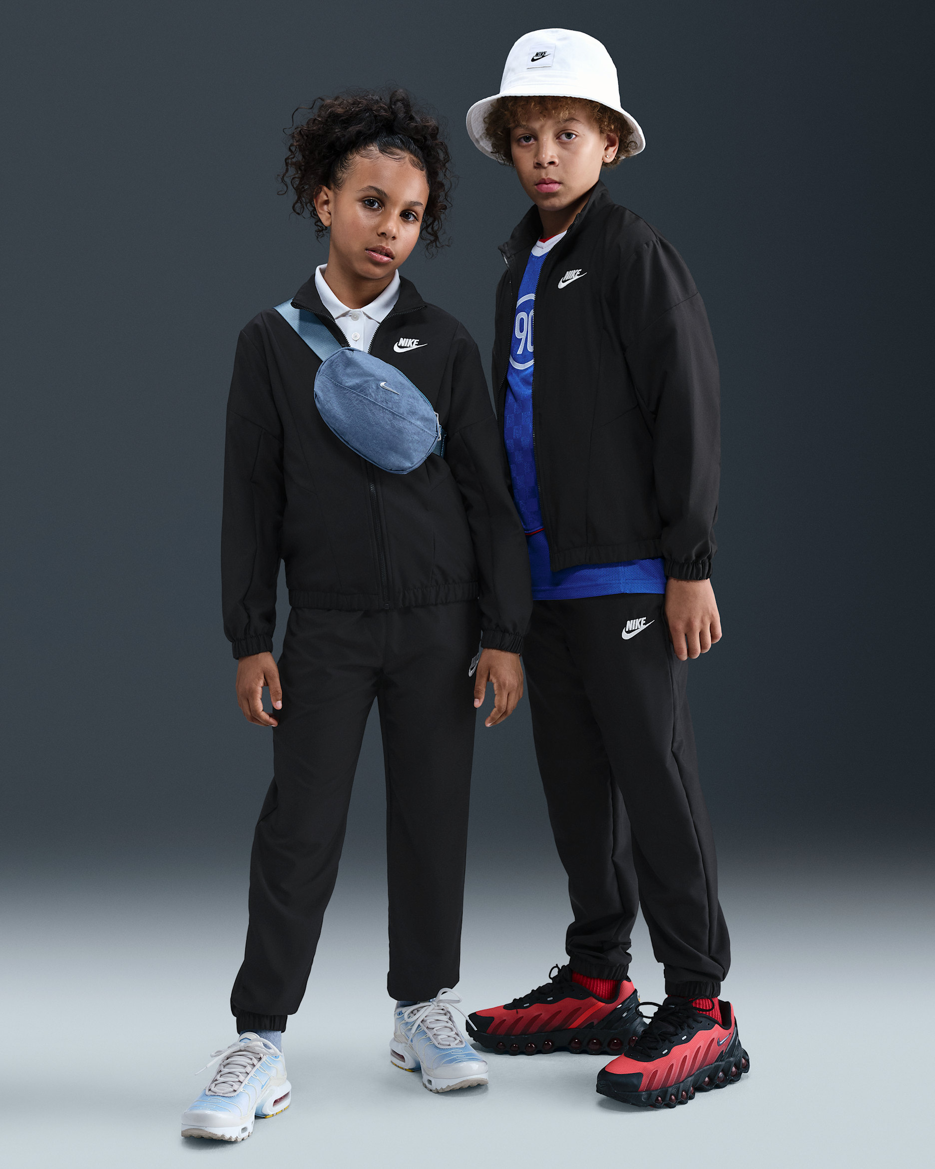 Nike Sportswear Older Kids' Woven Tracksuit - Black/Black/Black/White