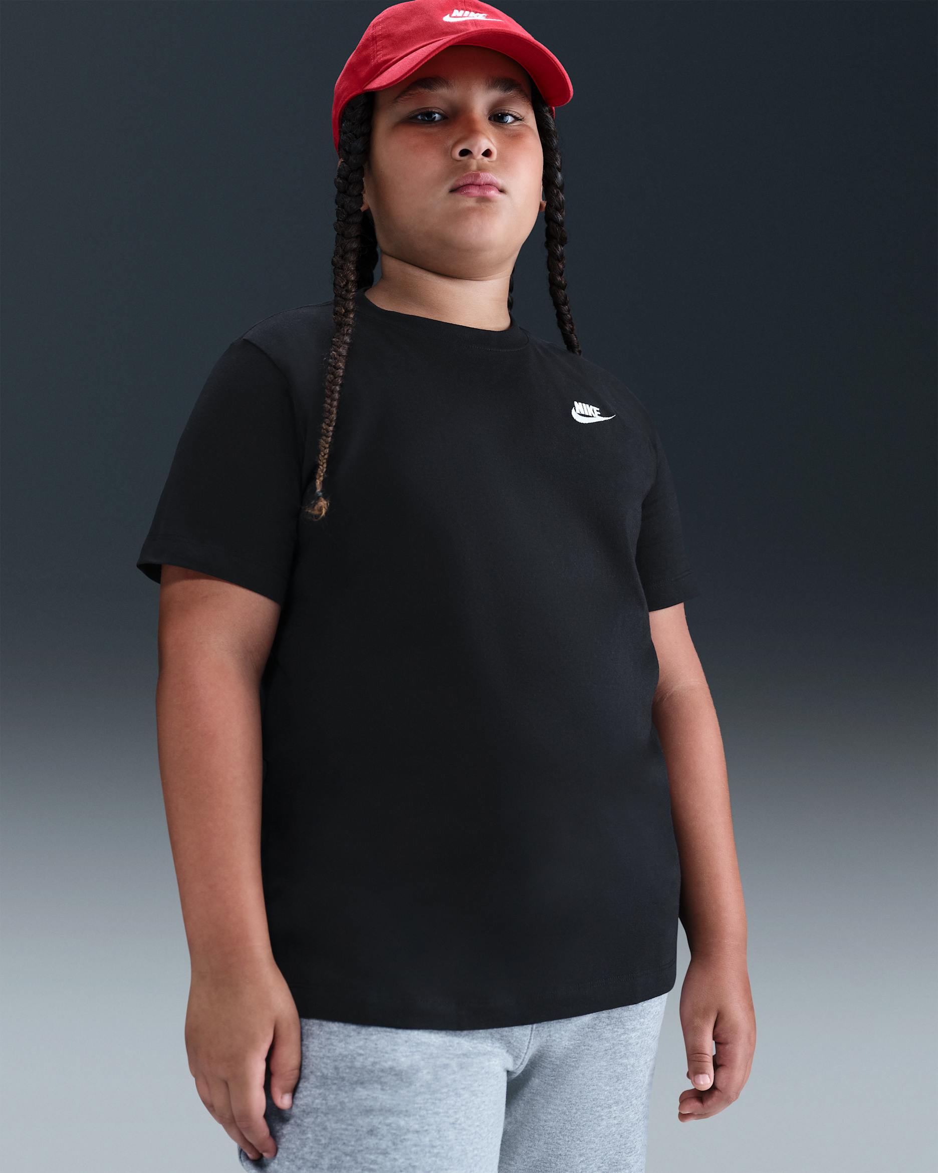 Nike Sportswear Genç Çocuk Tişörtü (Geniş Beden) - Siyah