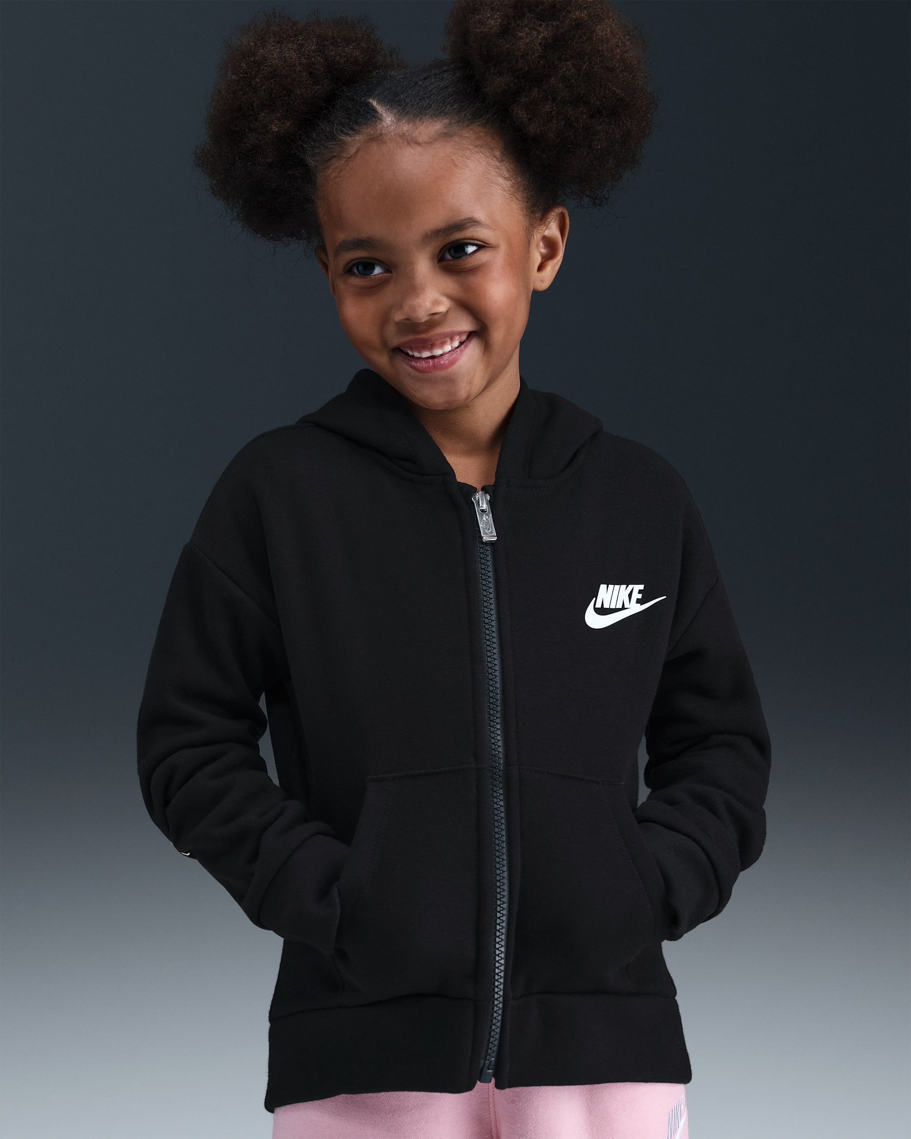 Bluza z kapturem i zamkiem na całej długości dla małych dzieci Nike Sportswear Club Fleece - Czerń