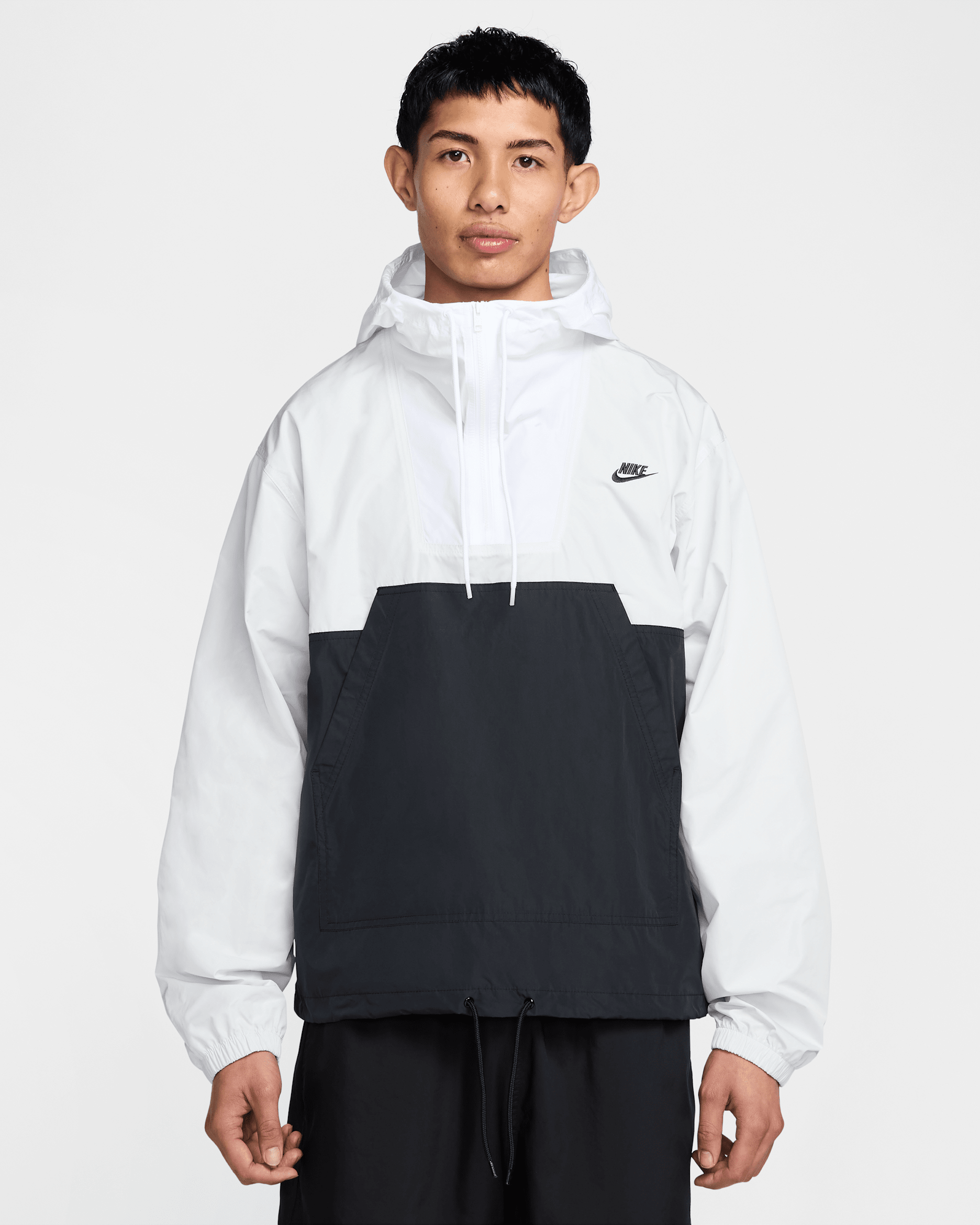 ナイキ クラブ メンズ マリーナ アノラック プルオーバー - フォトンダスト/ブラック/ホワイト/ブラック