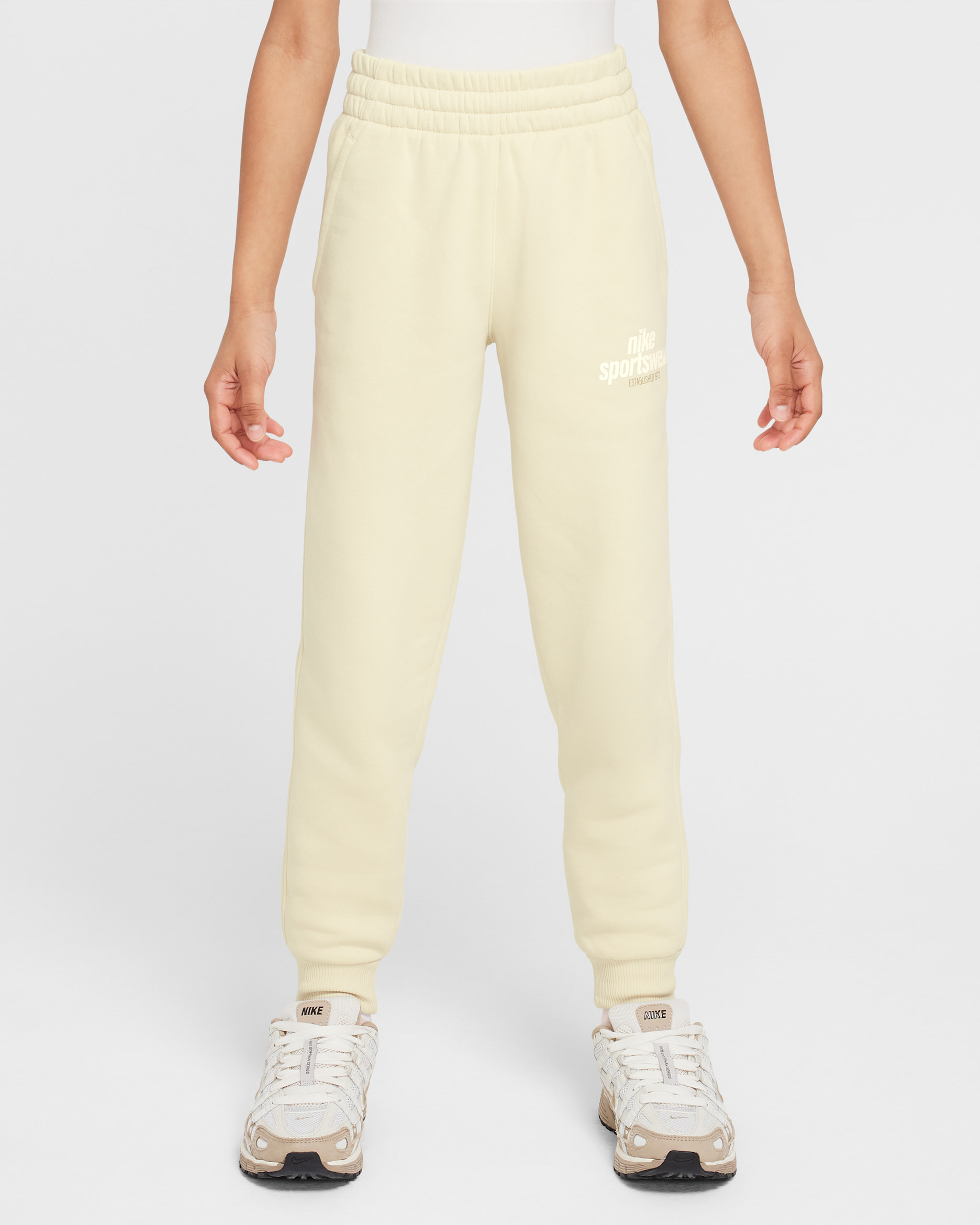 Joggers para niños talla grande Nike Sportswear Club Fleece - Caqui claro/Caqui claro/Beige paracaídas/Vela