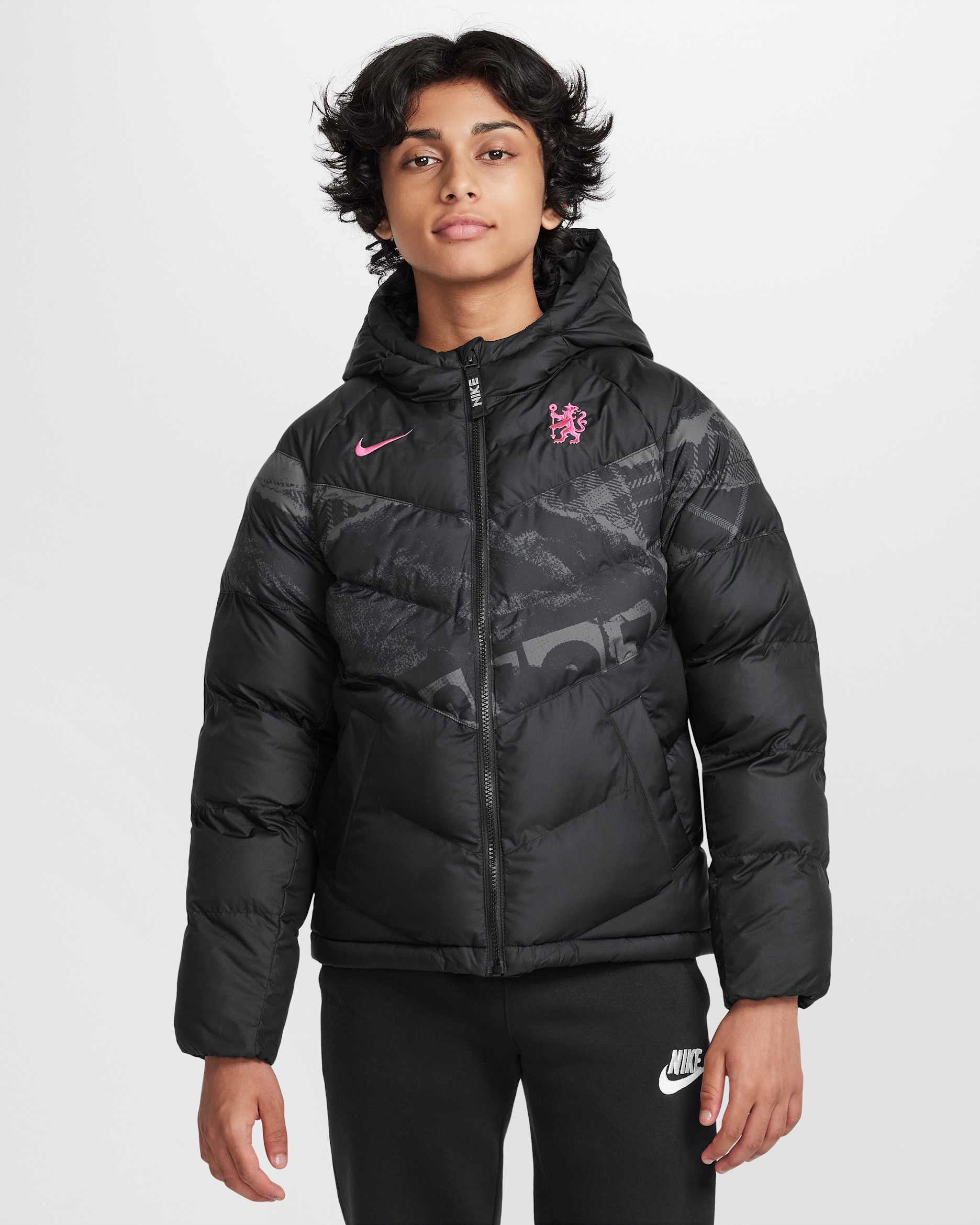 Chelsea F.C. Third Older Kids' Nike Football Synthetic-Fill Hooded Jacket - Black/Black/Pink Prime