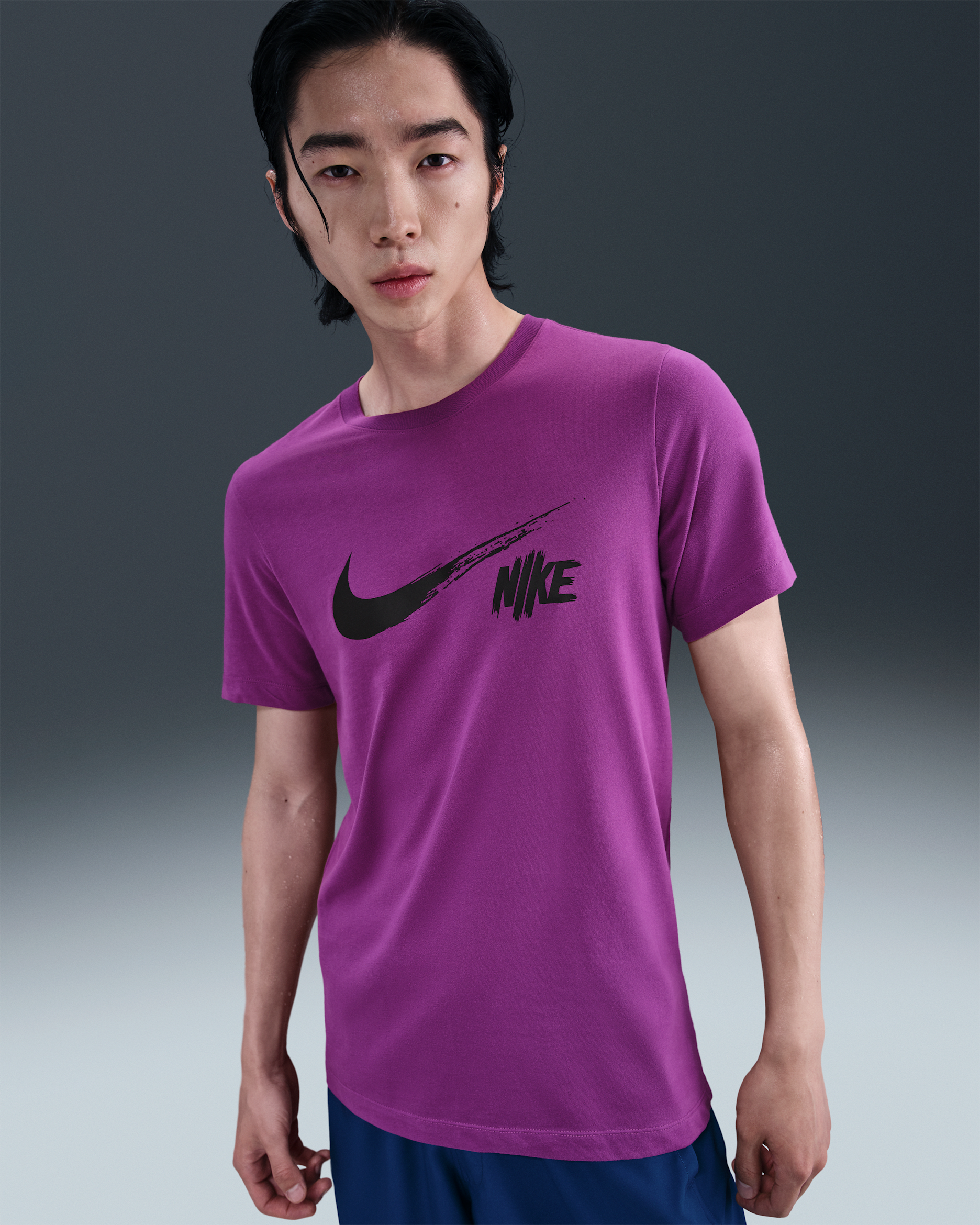 Nike 男款 Dri-FIT 訓練 T 恤 - Bold Berry