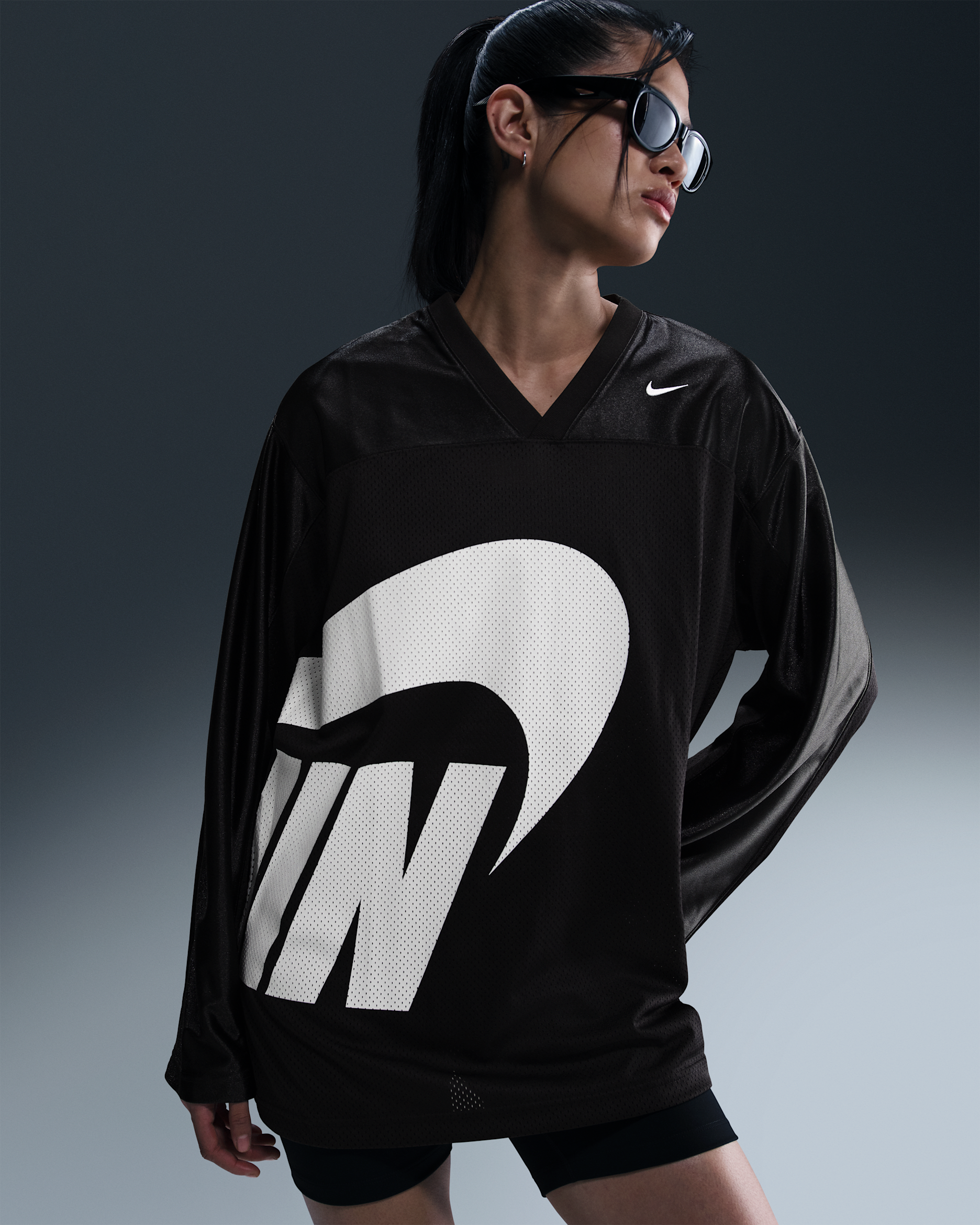 Nike Sportswear Women's Oversized Long-Sleeve Top - Black/White