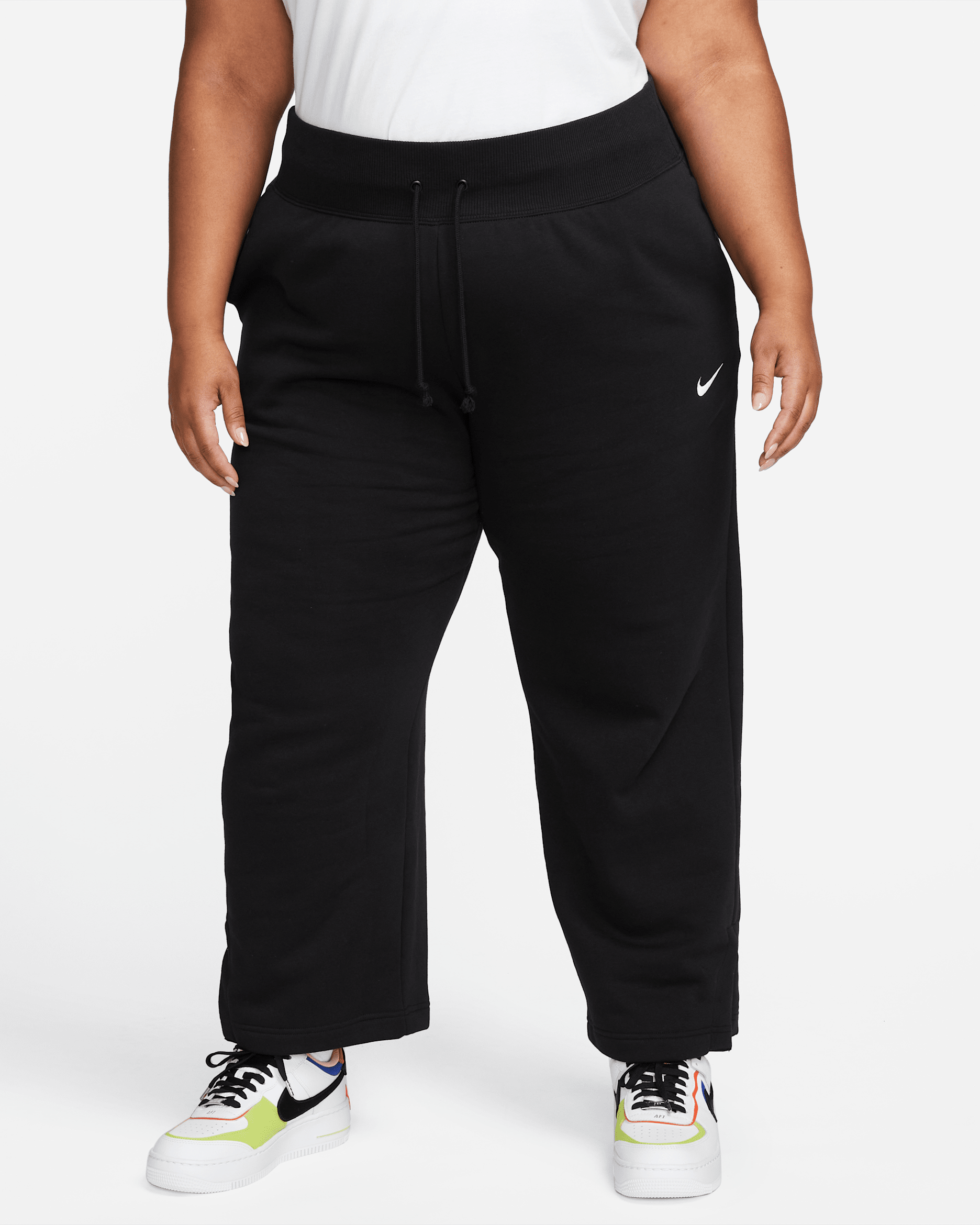 Nike Sportswear Phoenix Fleece Oversize-Trainingshose mit hohem Taillenbund für Damen (große Größe) - Schwarz/Sail