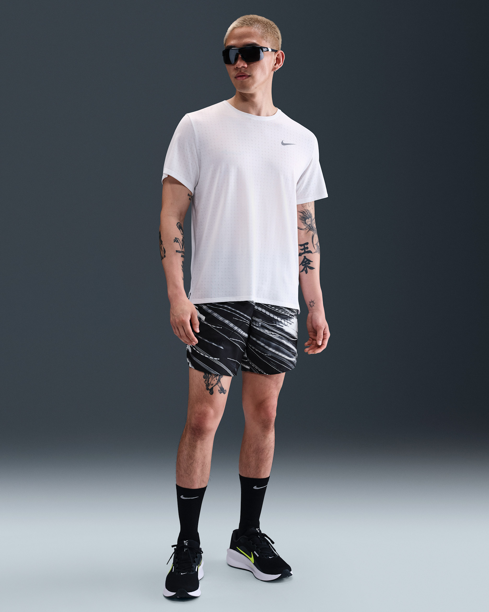 Nike Stride Men's Dri-FIT 18cm (approx.) Briefs-Lined Running Shorts - Photon Dust/Off-Noir