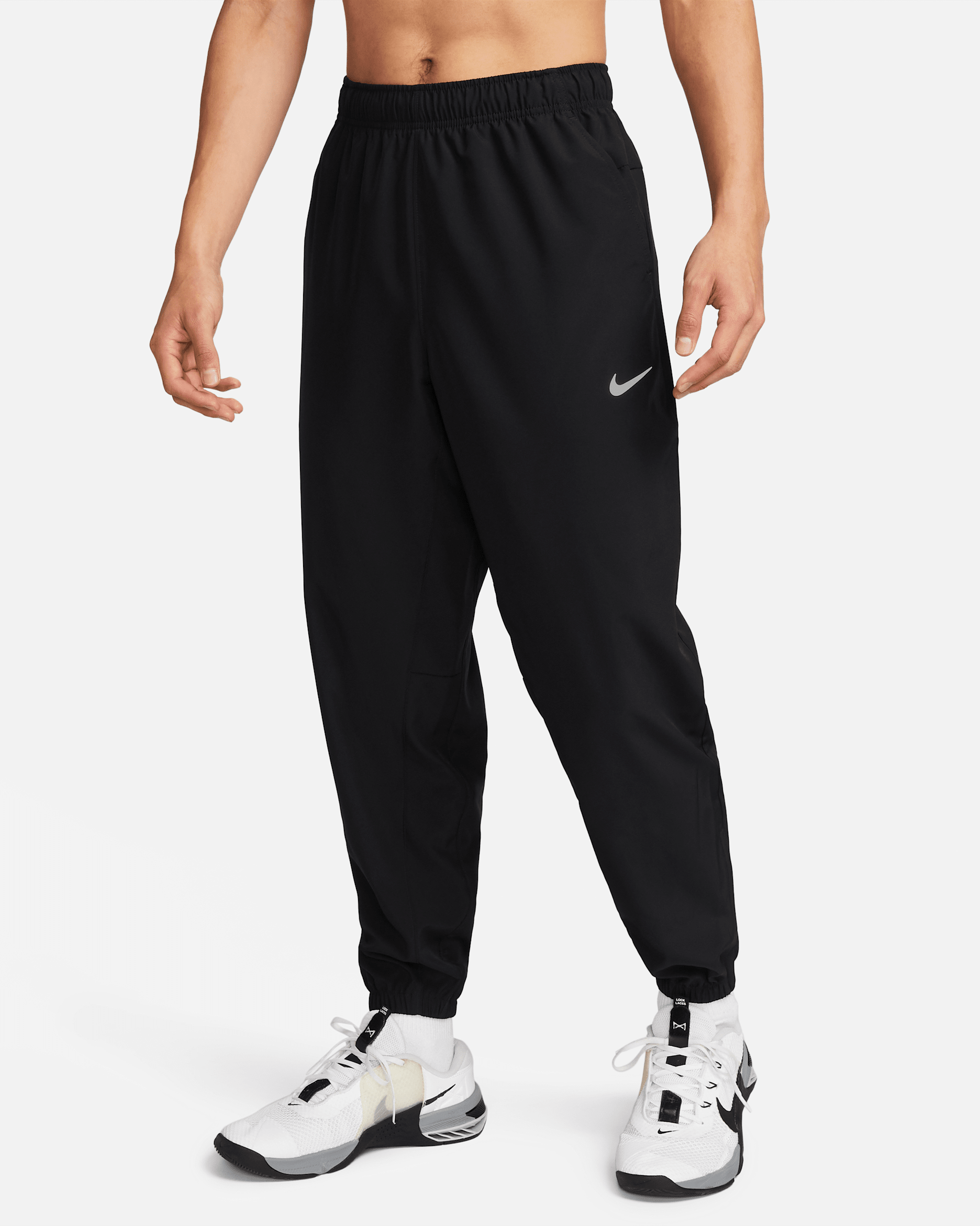 Nike Form Men's Dri-FIT Tapered Versatile Trousers - Black/Black