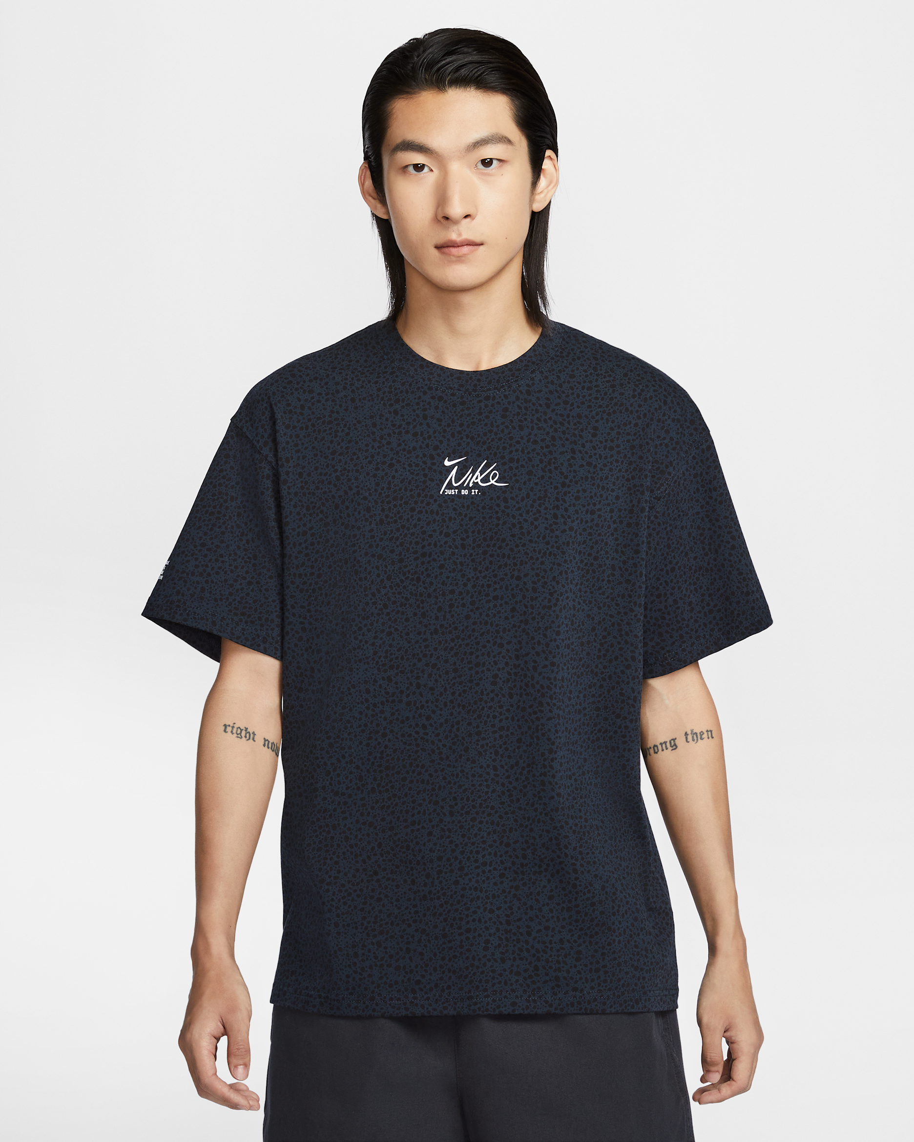 เสื้อยืดผู้ชาย Max90 Nike Sportswear Electric - Dark Obsidian