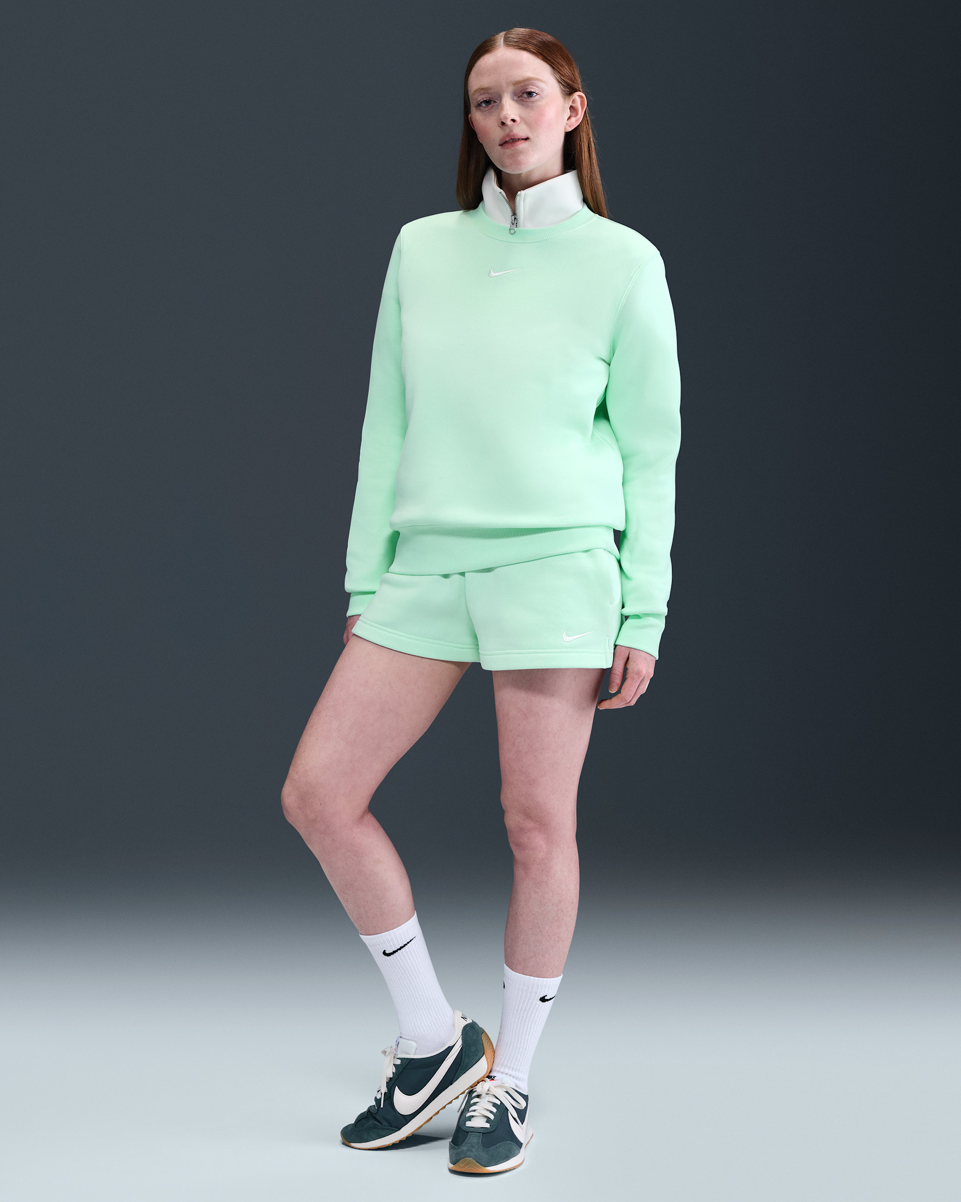 Shorts Nike Sportswear Phoenix Fleece med medelhög midja 5 cm för kvinnor - Mint Foam/Sail