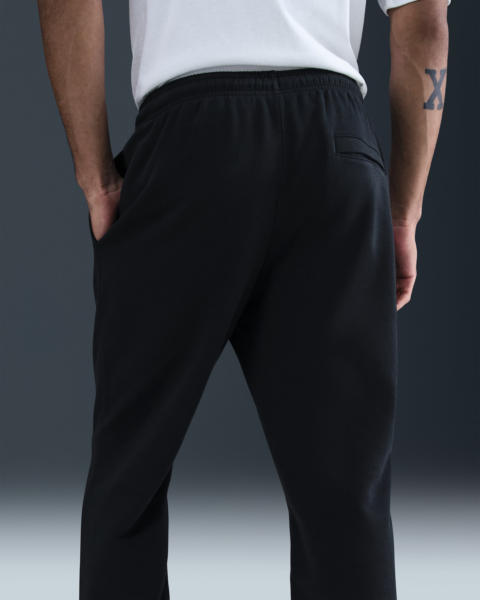 Nike Club Men's Joggers - Black/Black/White