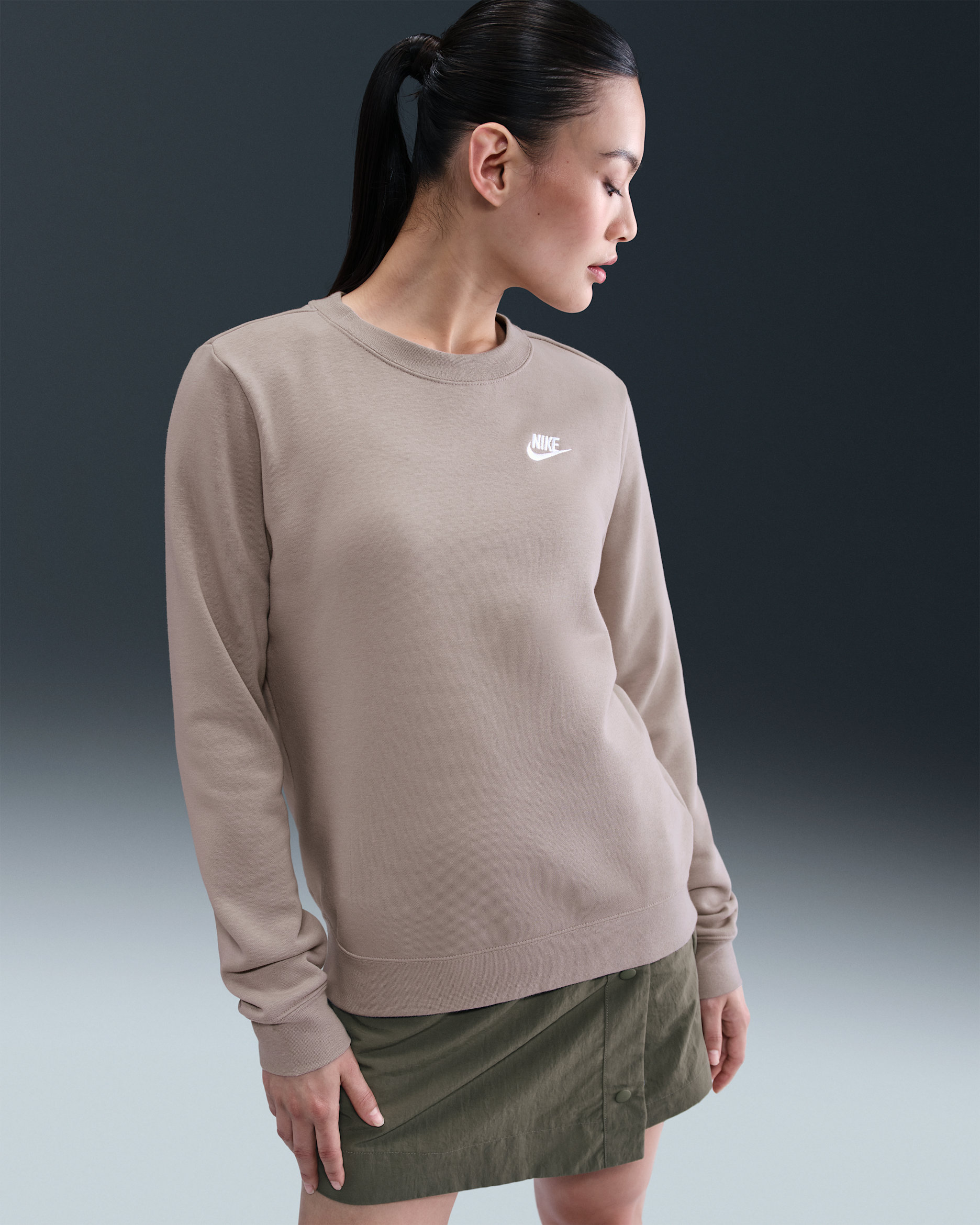 Nike Sportswear Club Fleece Women's Crew-Neck Sweatshirt - Malt/White