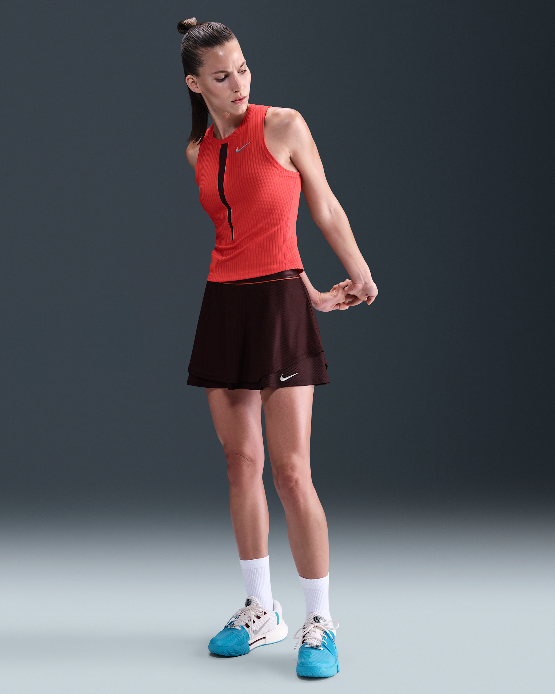 NikeCourt Slam Dri-FIT tennisskjørt med høyt liv til dame - Burgundy Crush/Light Crimson