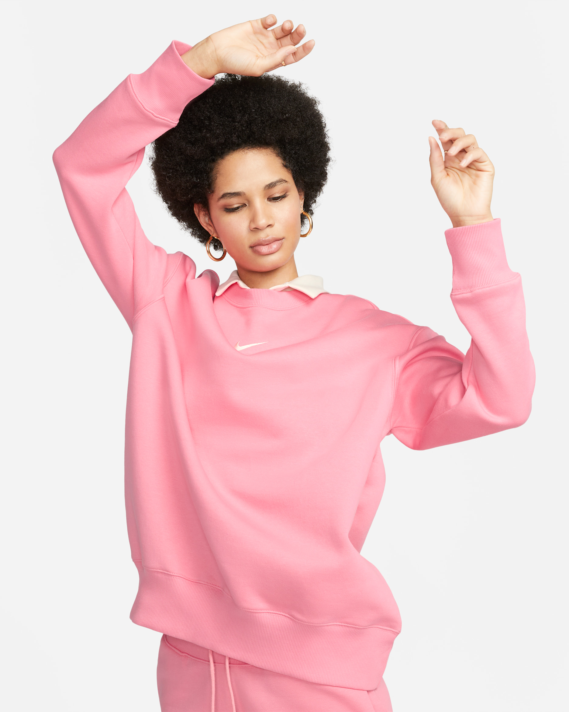 Nike Sportswear Phoenix Fleece Women's Oversized Crew-Neck Sweatshirt - Coral Chalk/Sail