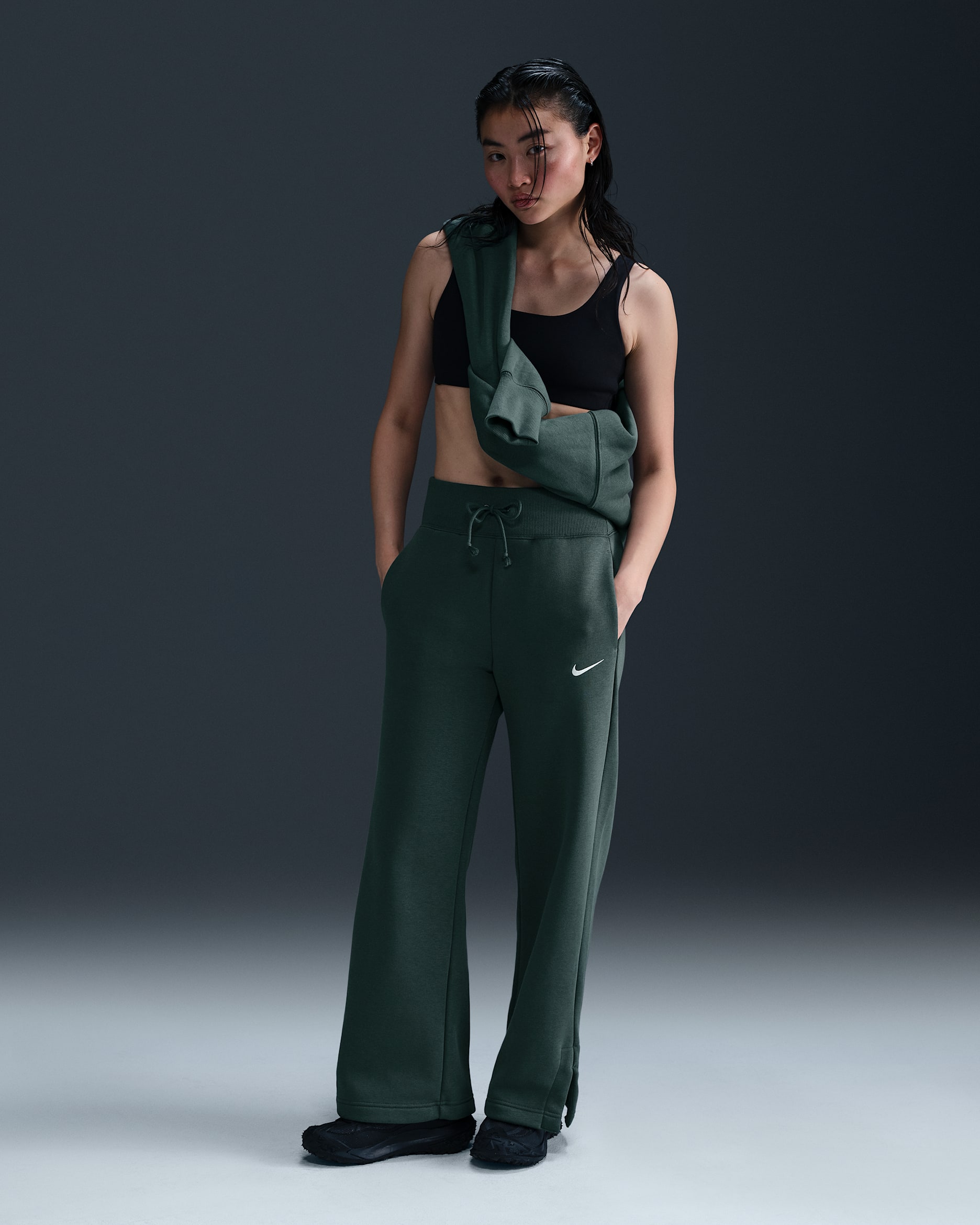 ナイキ スポーツウェア フェニックス フリース ウィメンズ ハイウエスト ワイドレッグ スウェットパンツ - ビンテージグリーン/セイル