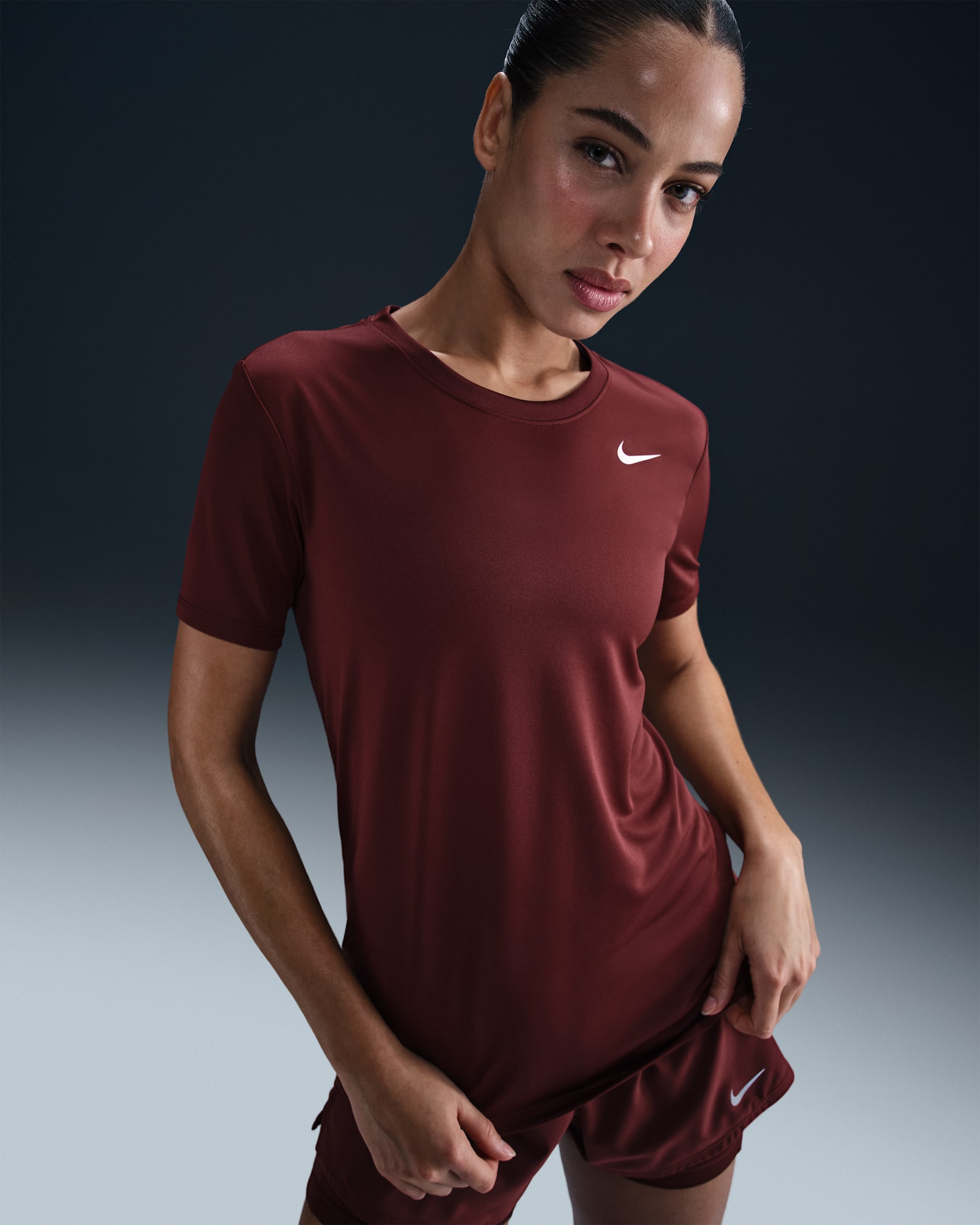 Playera para mujer Nike Dri-FIT - Rojo team oscuro