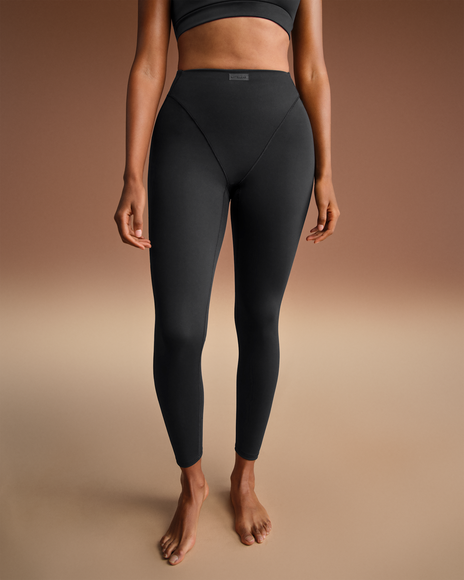 NikeSKIMS Matte Women's High-Waisted V-Line 26" Leggings