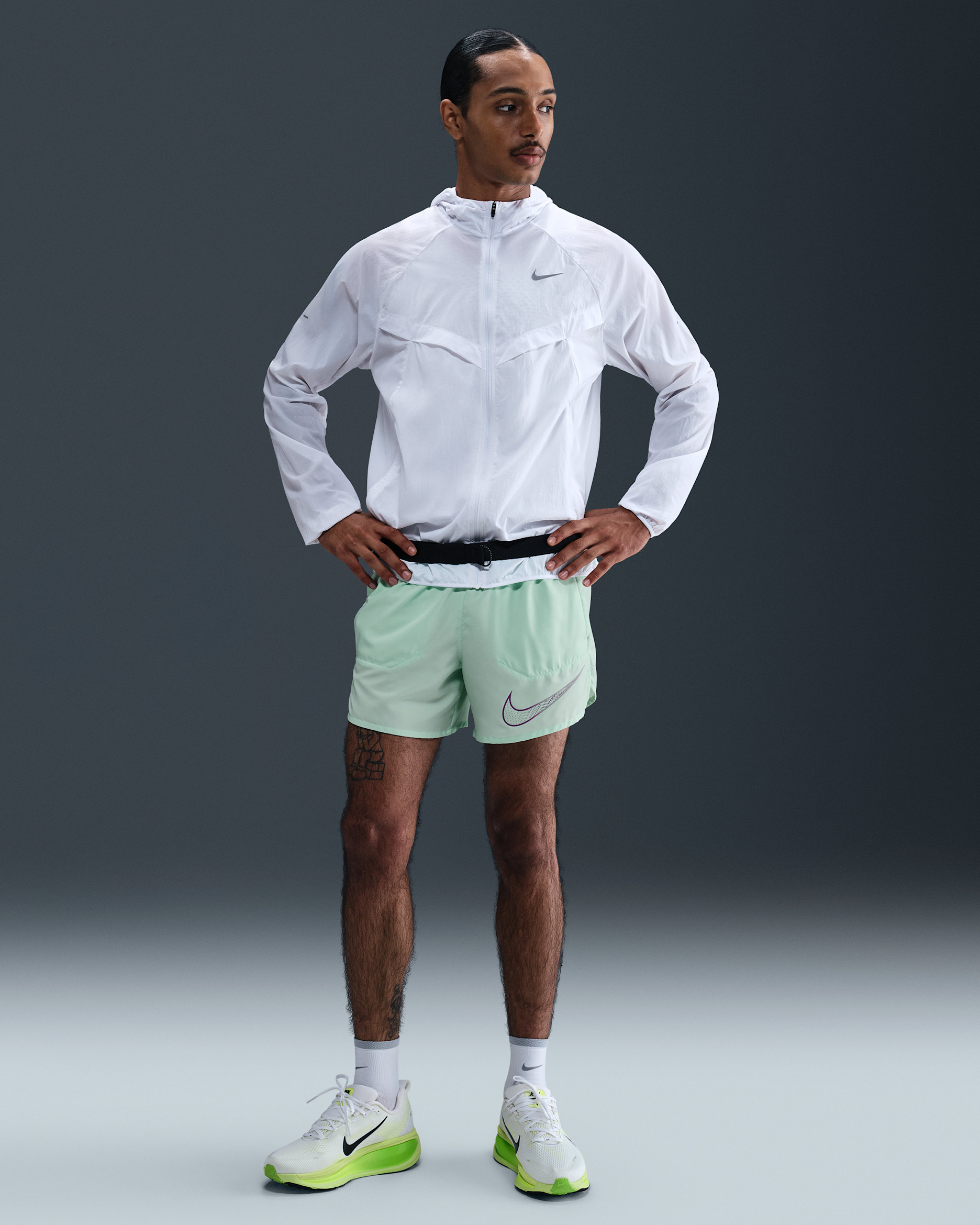 Nike Stride Men's Dri-FIT 13cm (approx.) Brief-Lined Running Shorts - Mint Foam/Vivid Purple